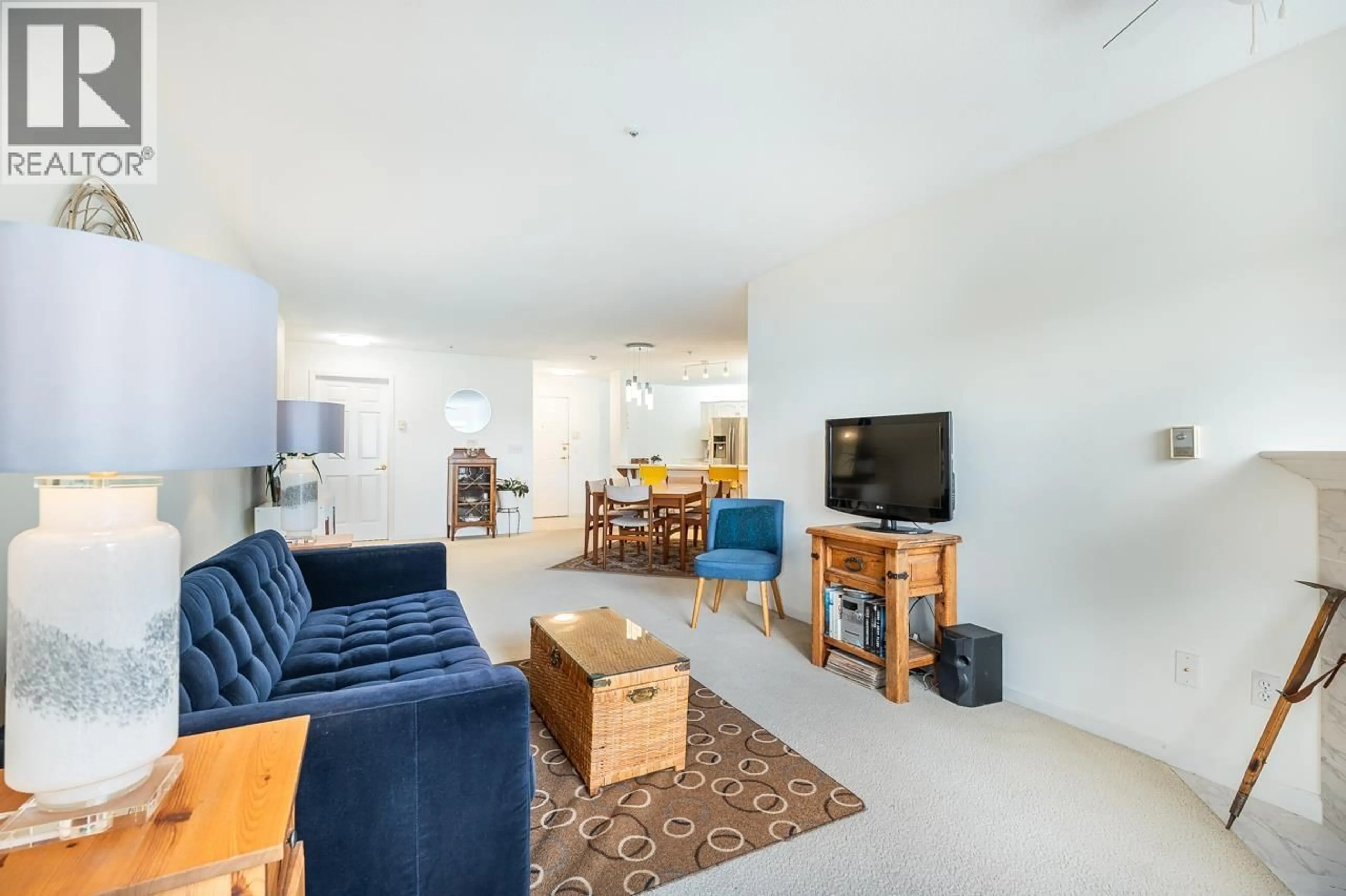 Living room with furniture, unknown for 403 - 78 RICHMOND STREET, New Westminster British Columbia V3L5T2