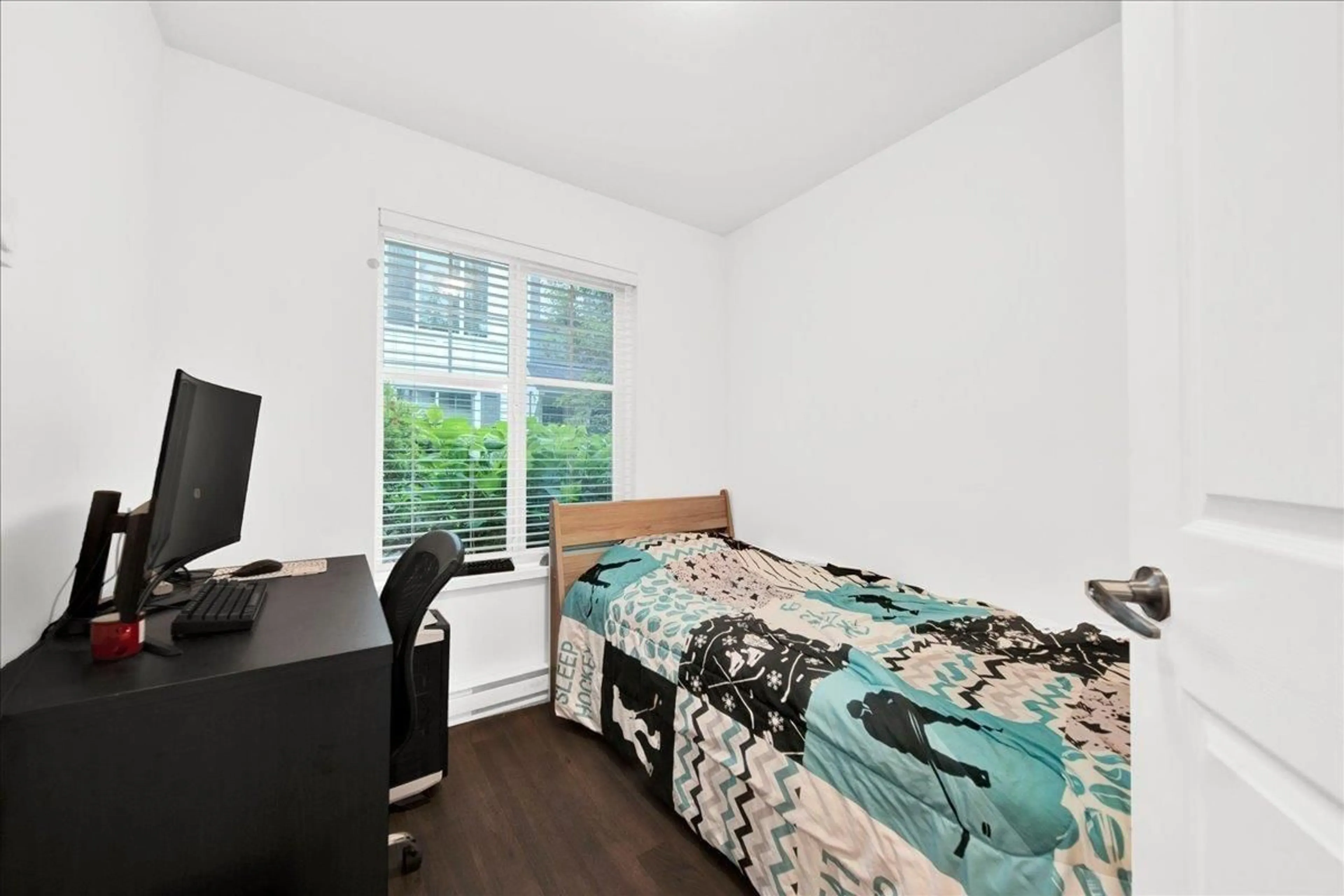A pic of a room for 105 - 15340 GUILDFORD DRIVE, Surrey British Columbia V3R0C9