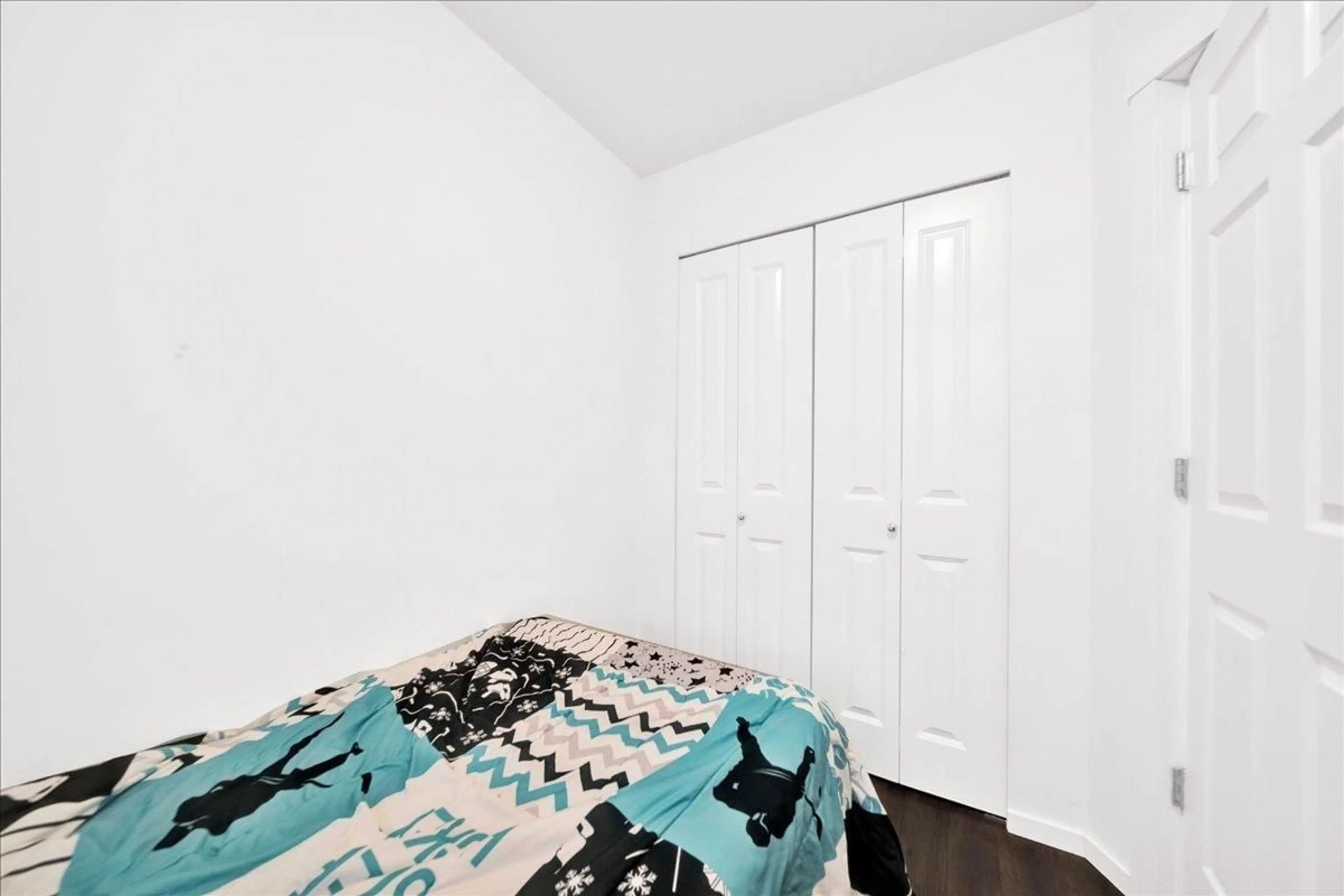 A pic of a room for 105 - 15340 GUILDFORD DRIVE, Surrey British Columbia V3R0C9
