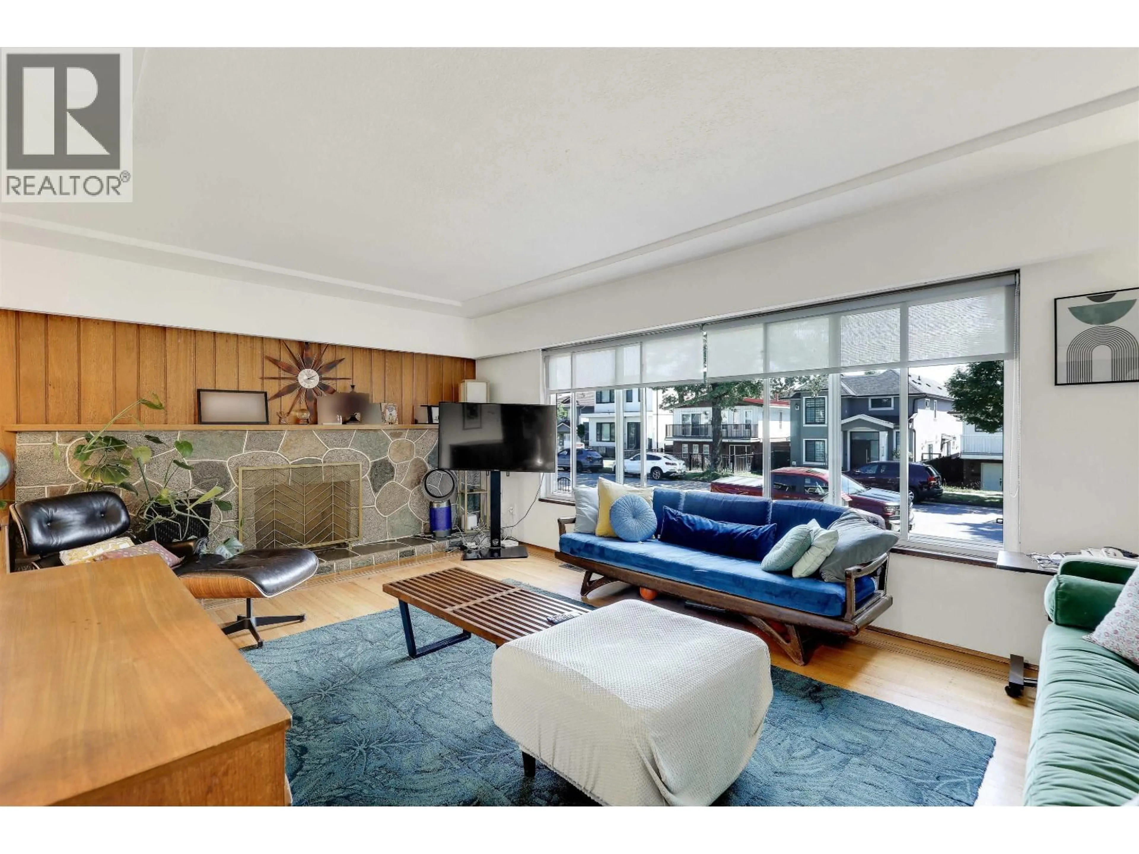 Living room with furniture, unknown for 4139 PENDER STREET, Burnaby British Columbia V5C2M1