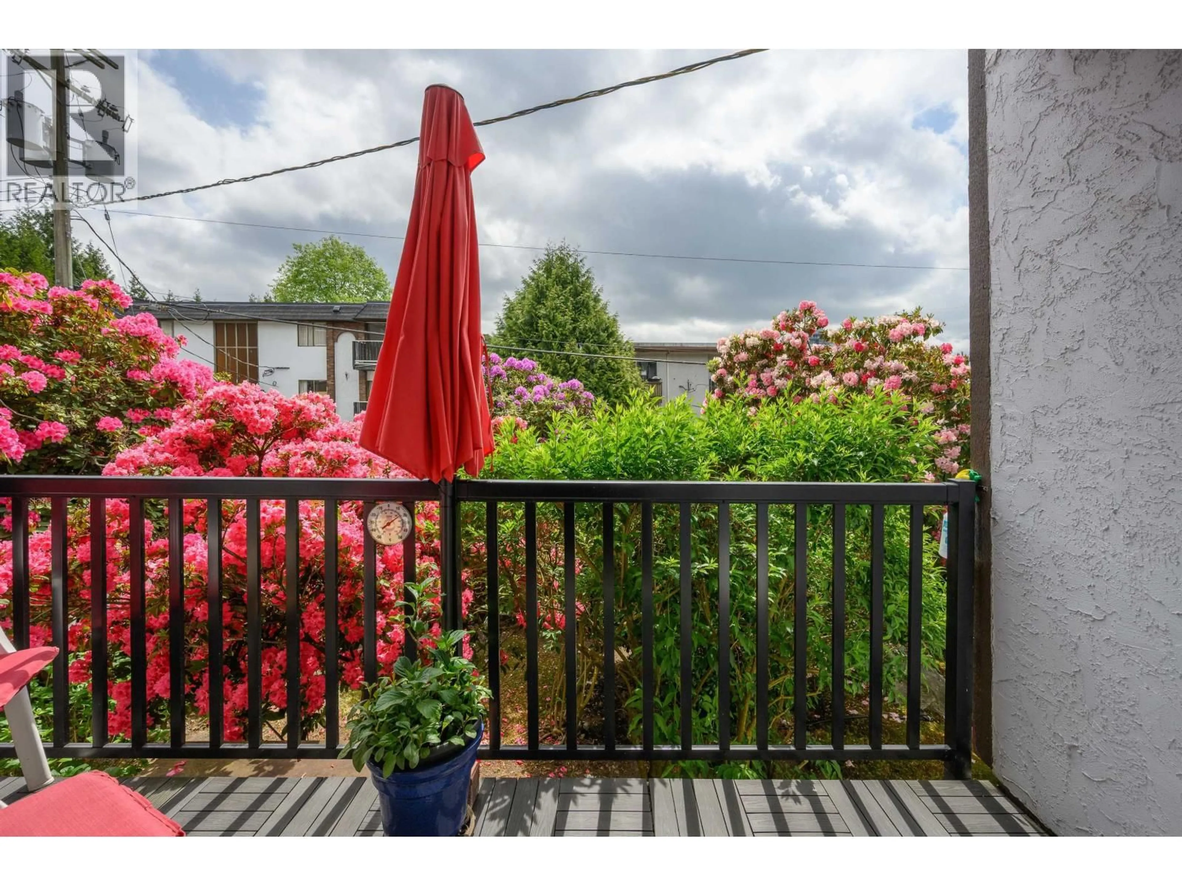 Patio, unknown for 105 - 123 19TH STREET, North Vancouver British Columbia V7L2Y9