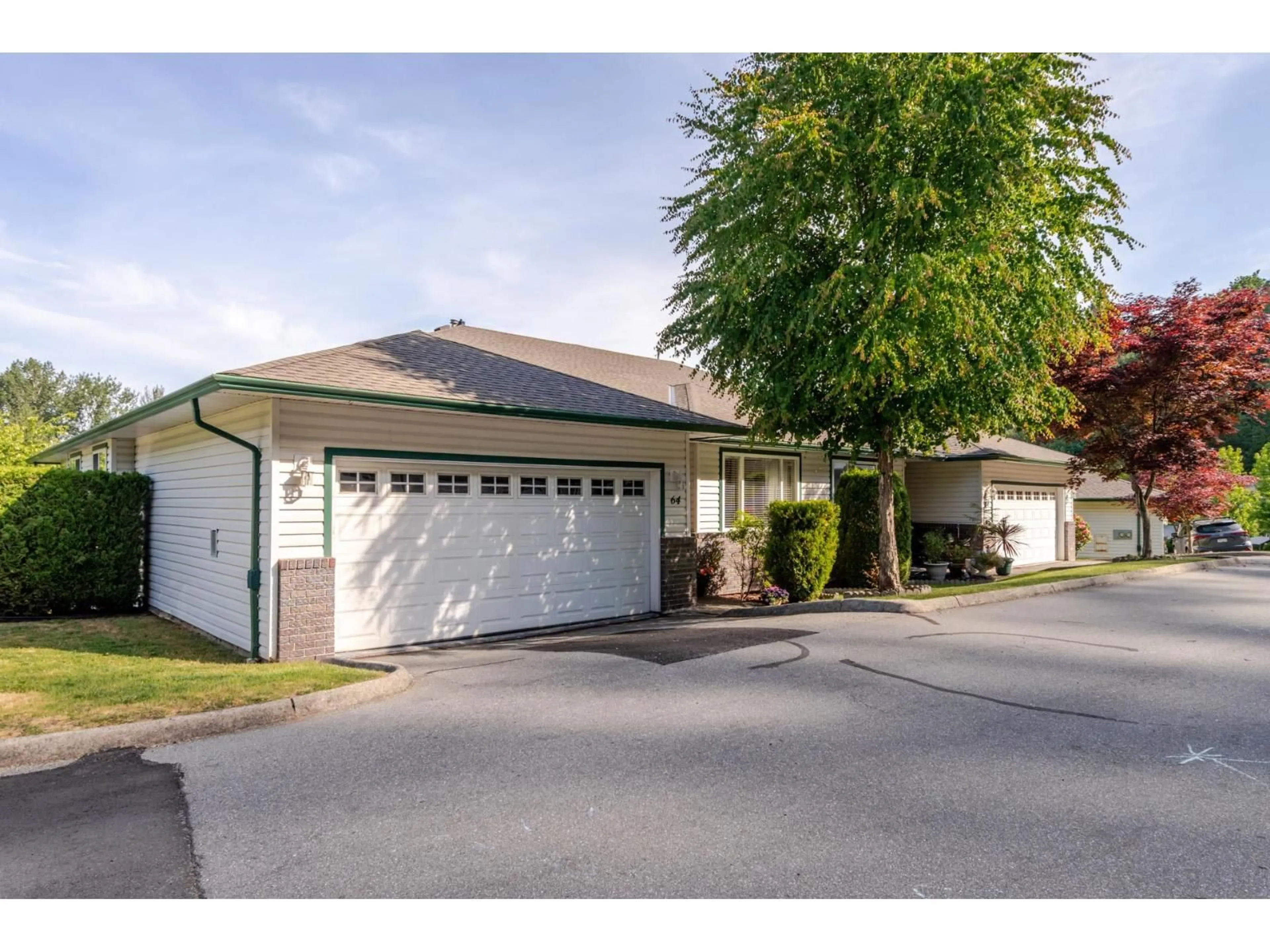 Indoor garage for 64 - 34250 HAZELWOOD AVENUE, Abbotsford British Columbia V2S7L4