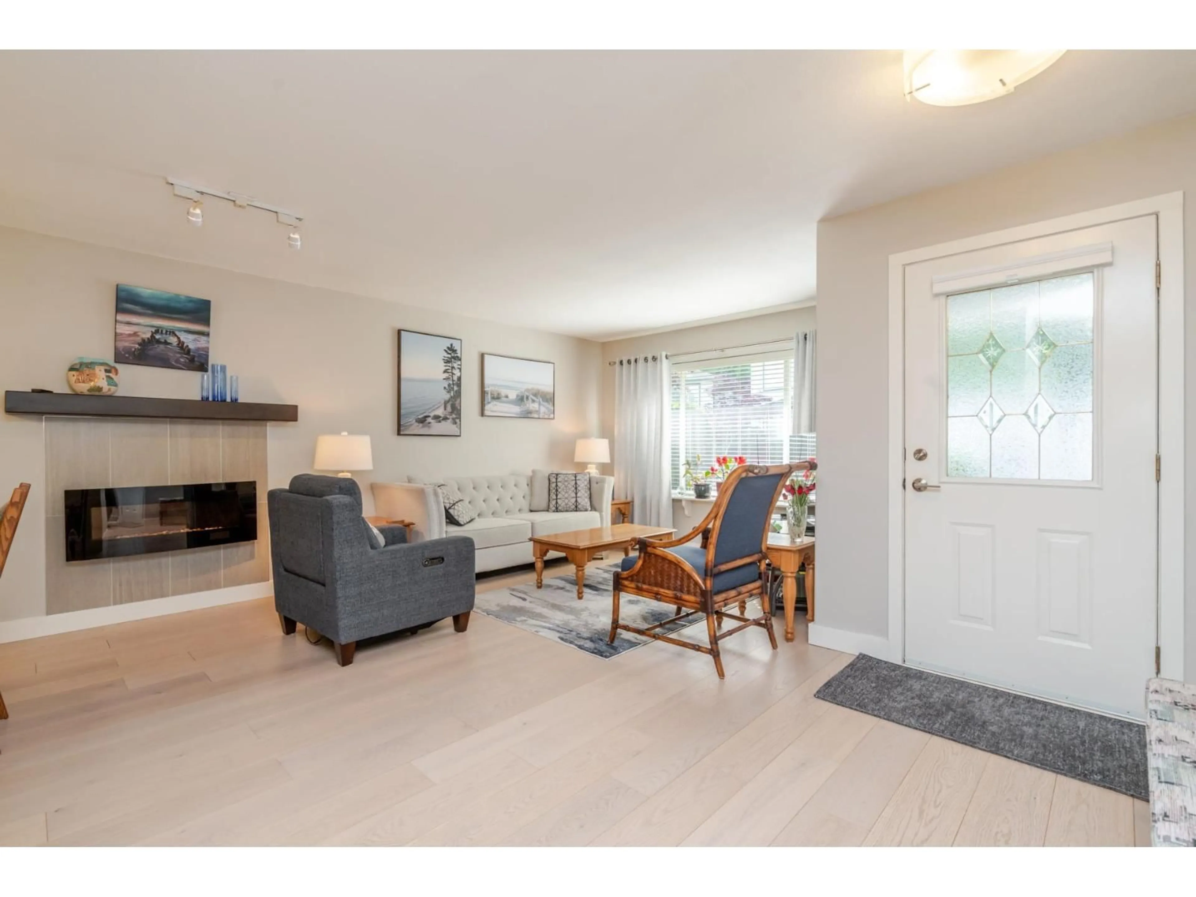 Living room with furniture, unknown for 64 - 34250 HAZELWOOD AVENUE, Abbotsford British Columbia V2S7L4