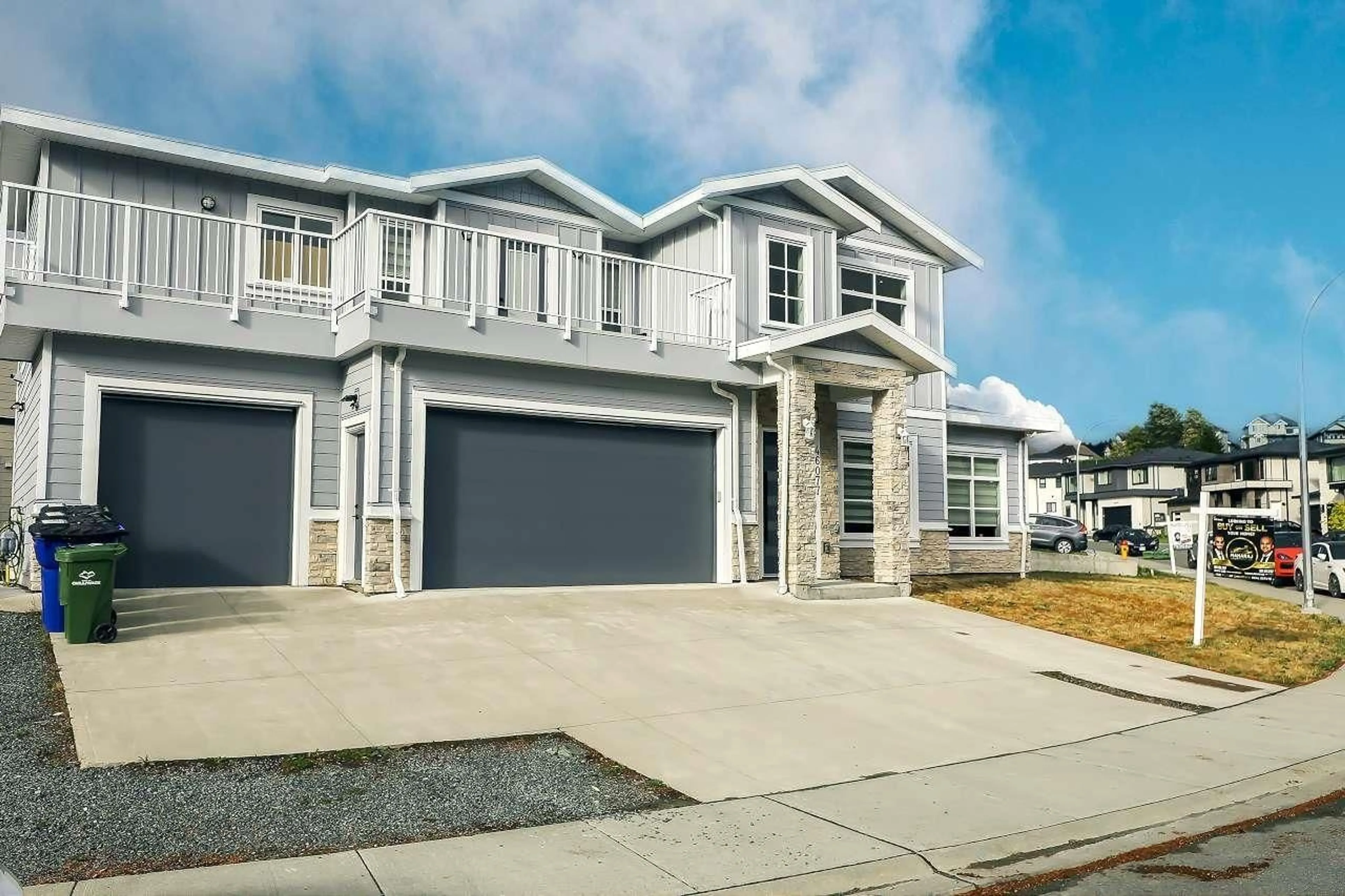 Home with vinyl exterior material, street for 46077 CRESTVIEW DRIVE, Chilliwack British Columbia V2R6G4
