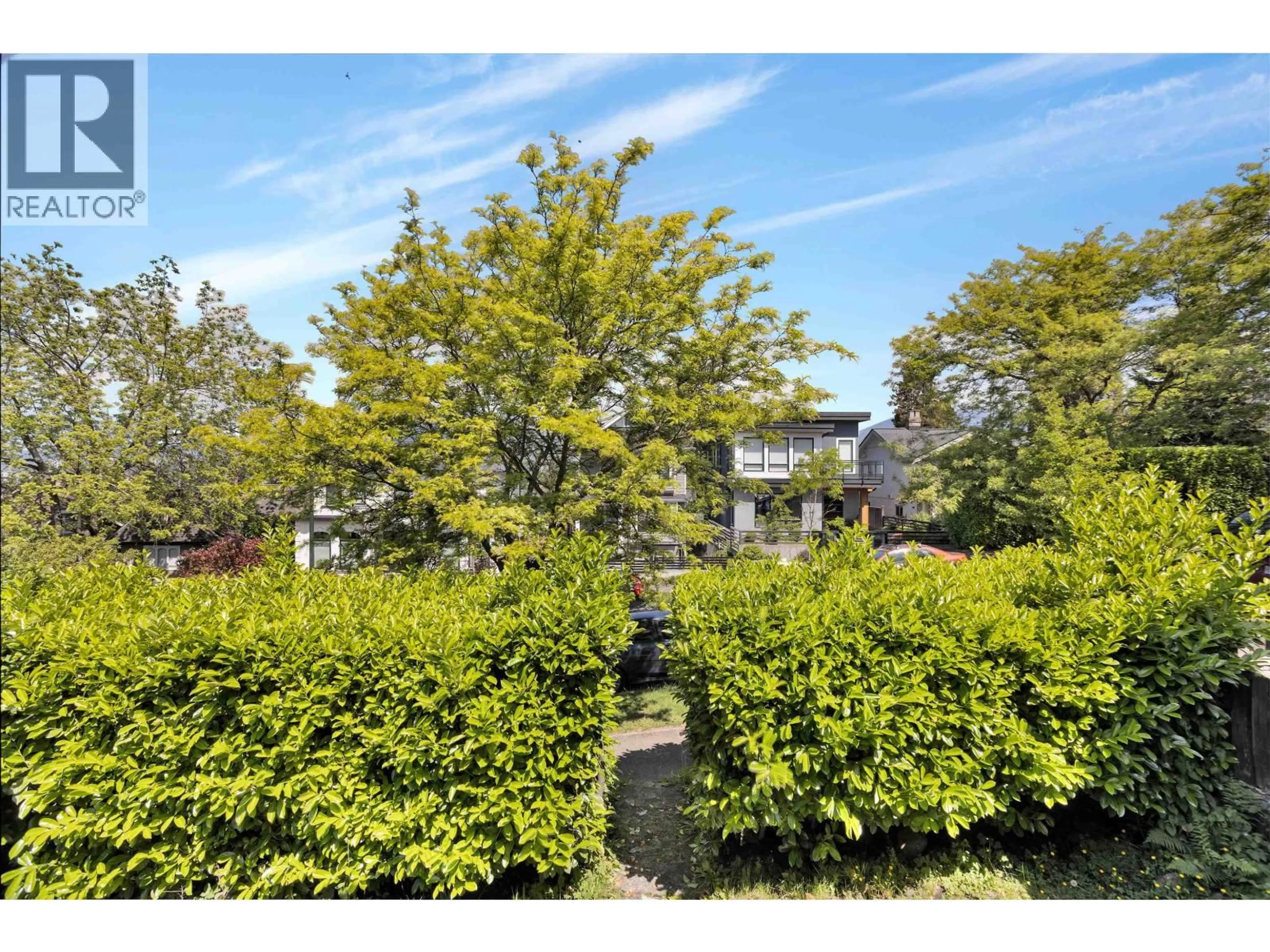 A pic from outside/outdoor area/front of a property/back of a property/a pic from drone, street for 3450 OXFORD STREET, Vancouver British Columbia V5K1N9