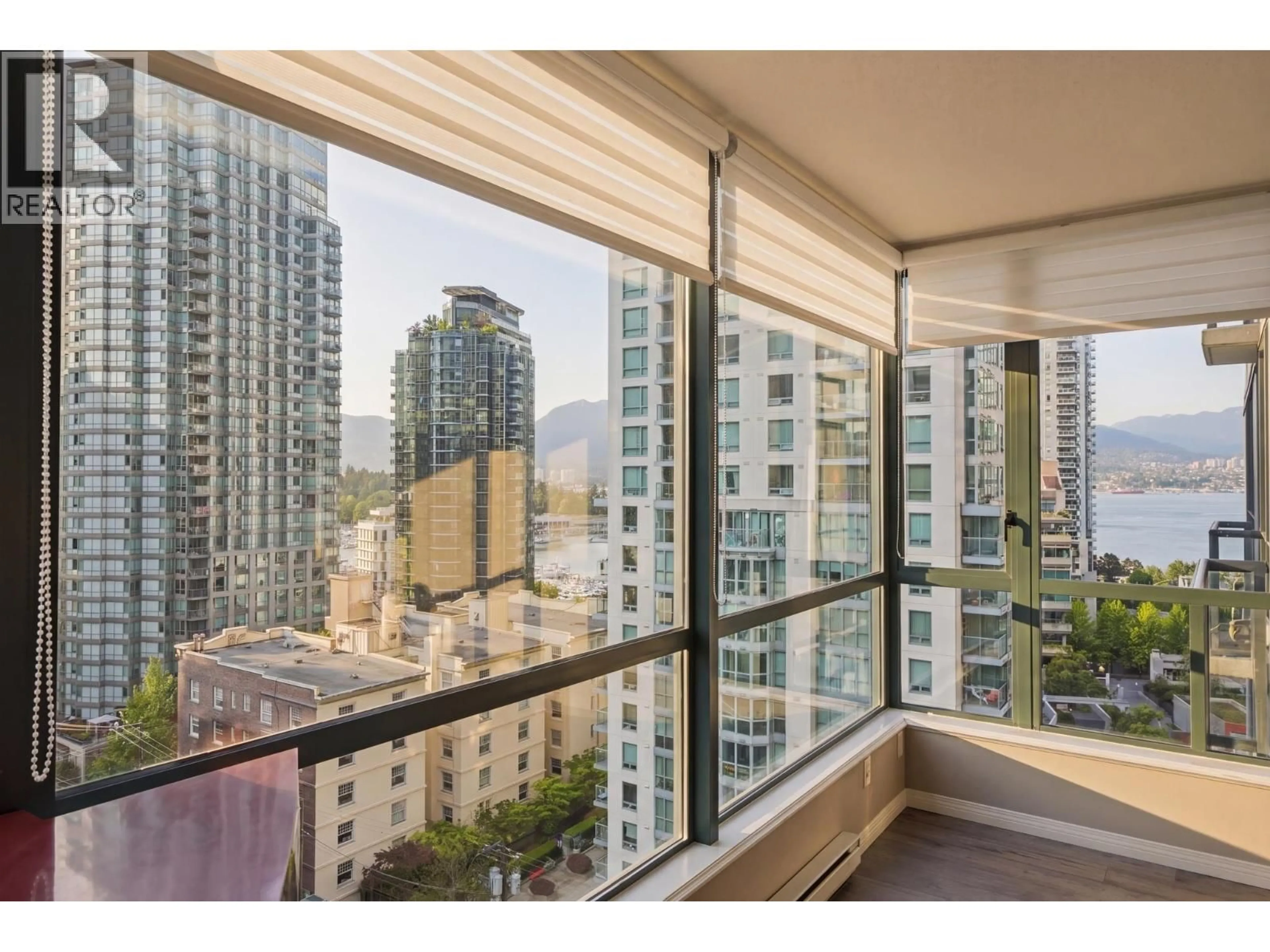 Balcony in the apartment, city buildings view from balcony for 905 - 1239 GEORGIA STREET, Vancouver British Columbia V6E4E8
