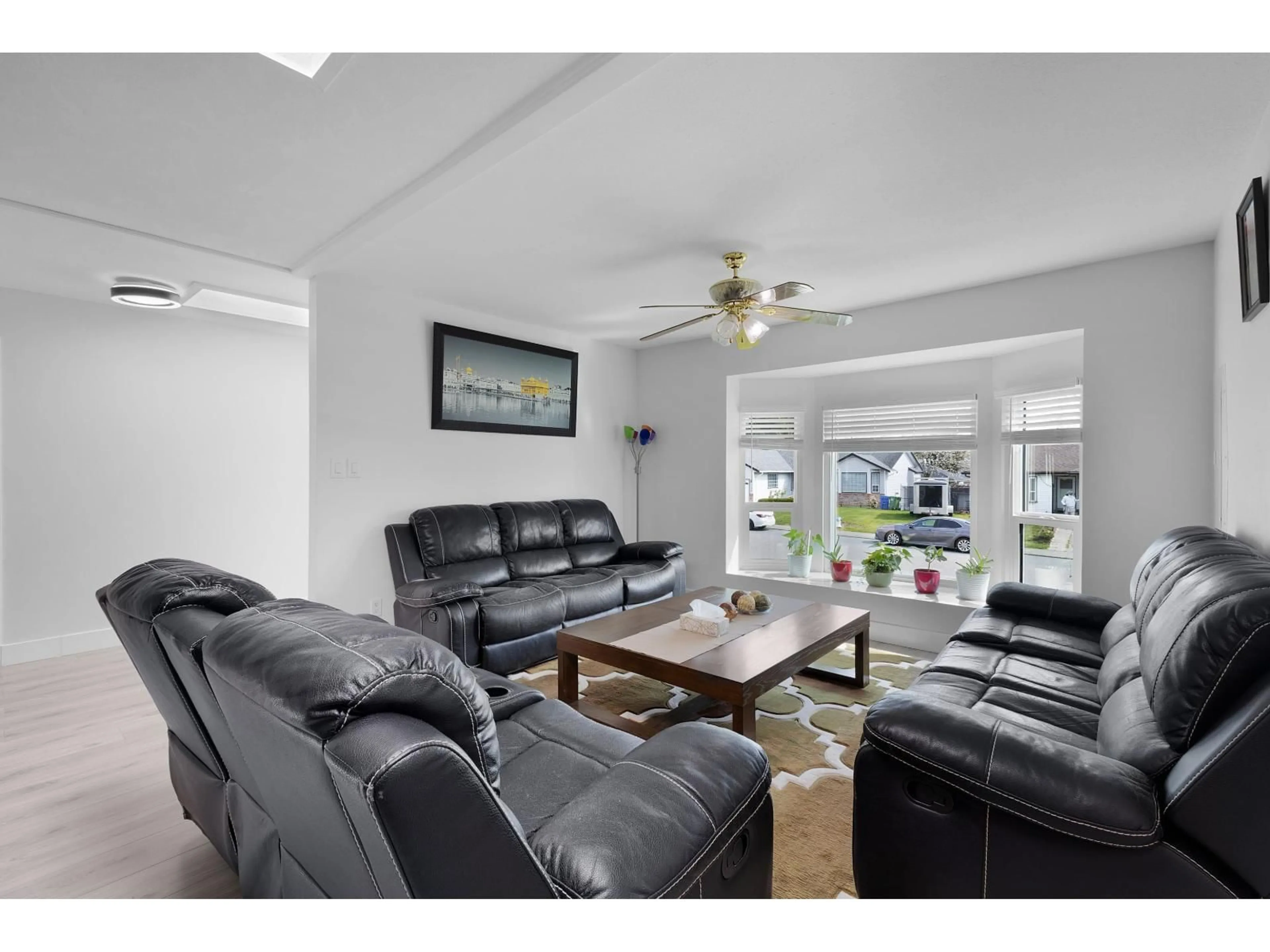 Living room with furniture, unknown for 3099 CURLEW DRIVE, Abbotsford British Columbia V2T5J3