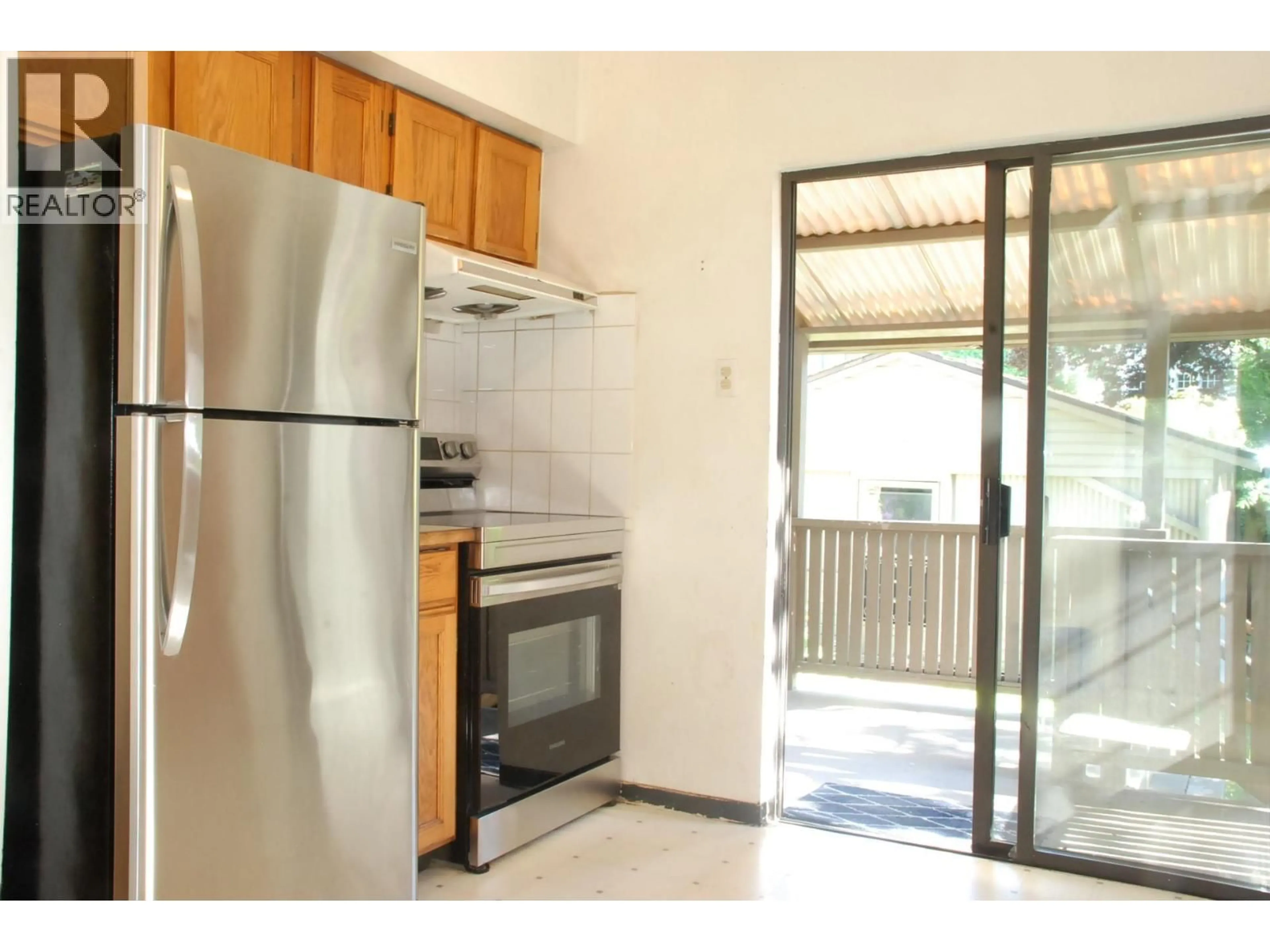 Standard kitchen, unknown for 3276 32ND AVENUE, Vancouver British Columbia V6L2C3