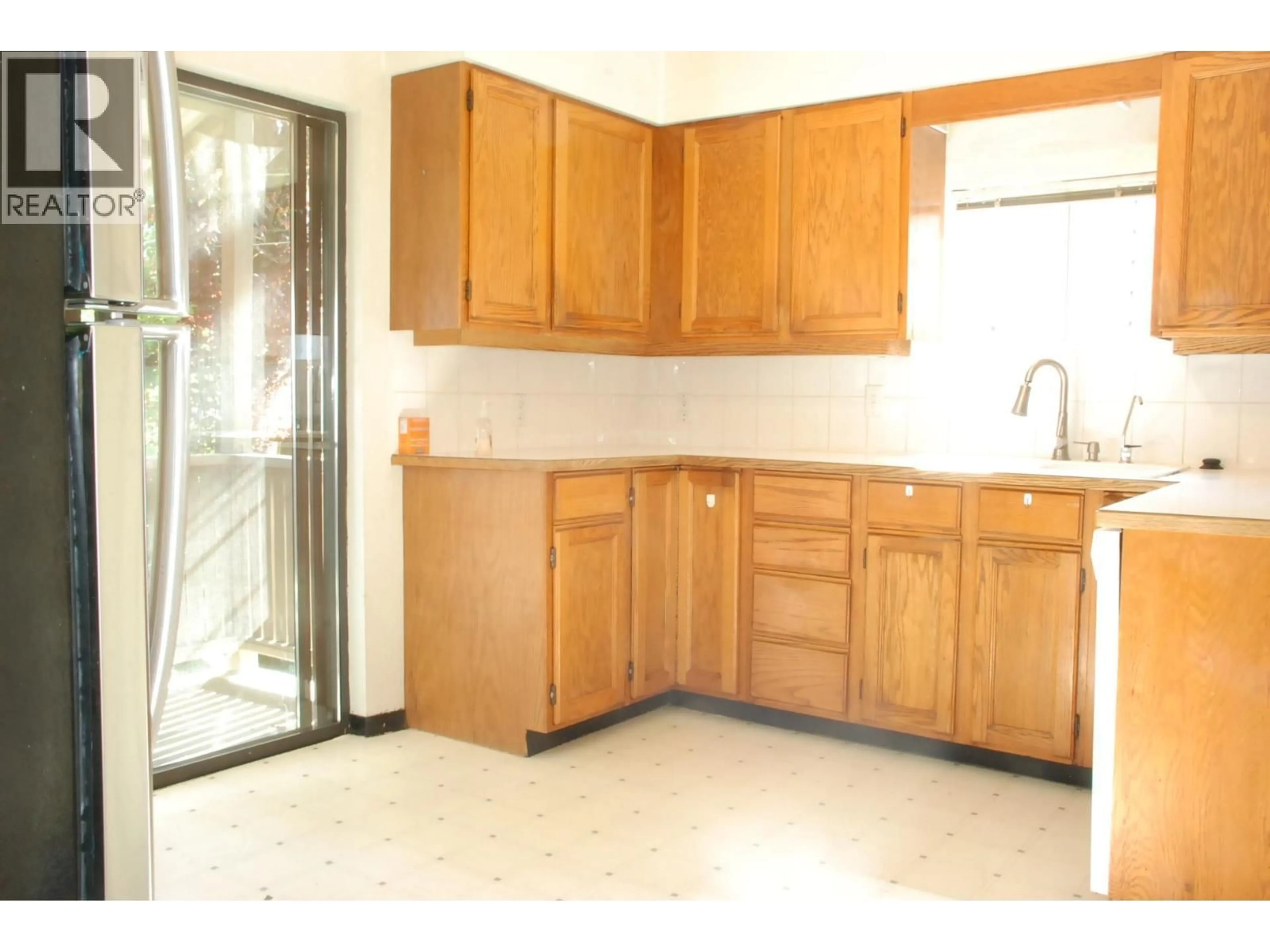 Standard kitchen, unknown for 3276 32ND AVENUE, Vancouver British Columbia V6L2C3