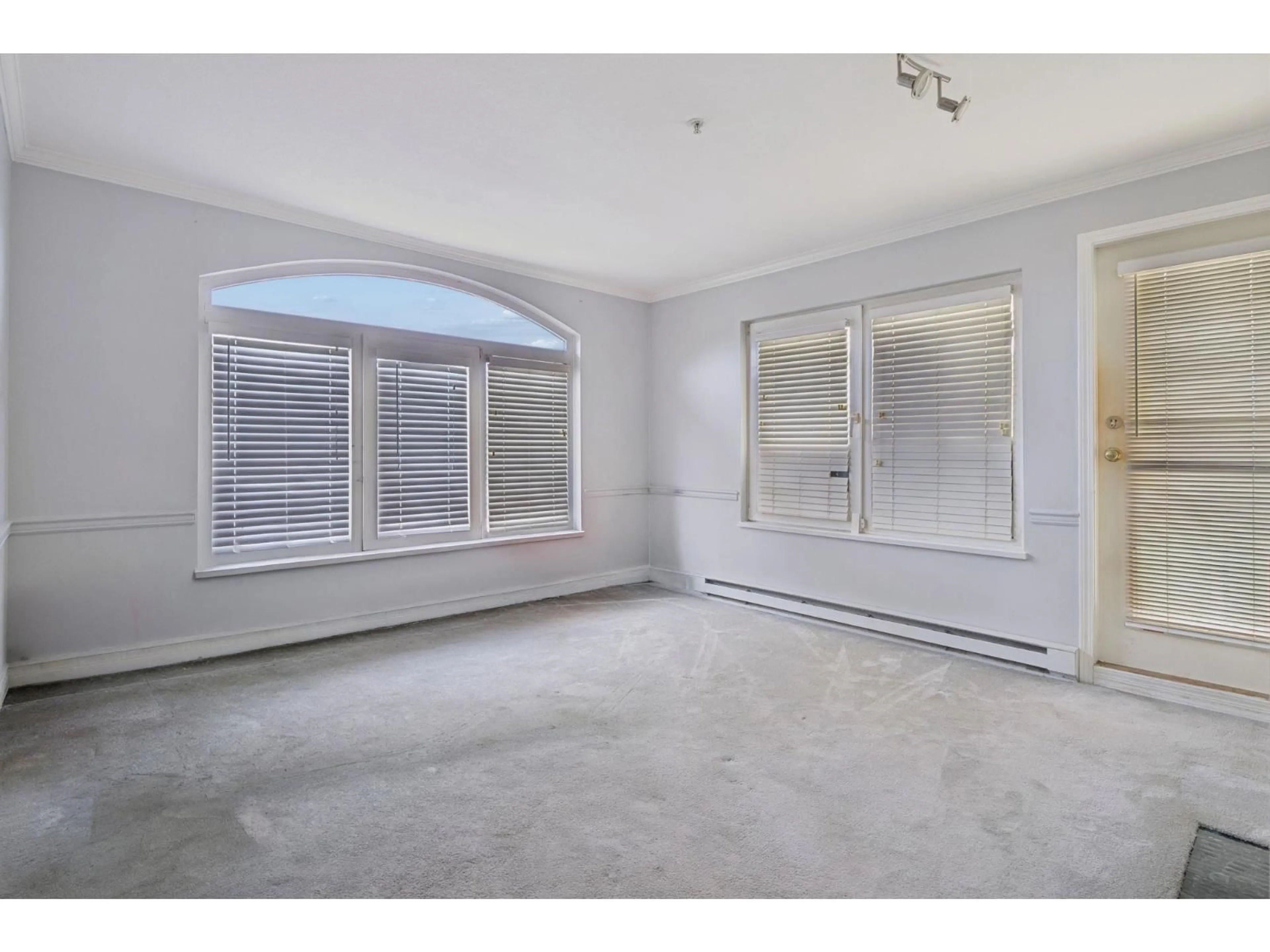 A pic of a room for 305 - 5977 177B STREET, Surrey British Columbia V3S4J7