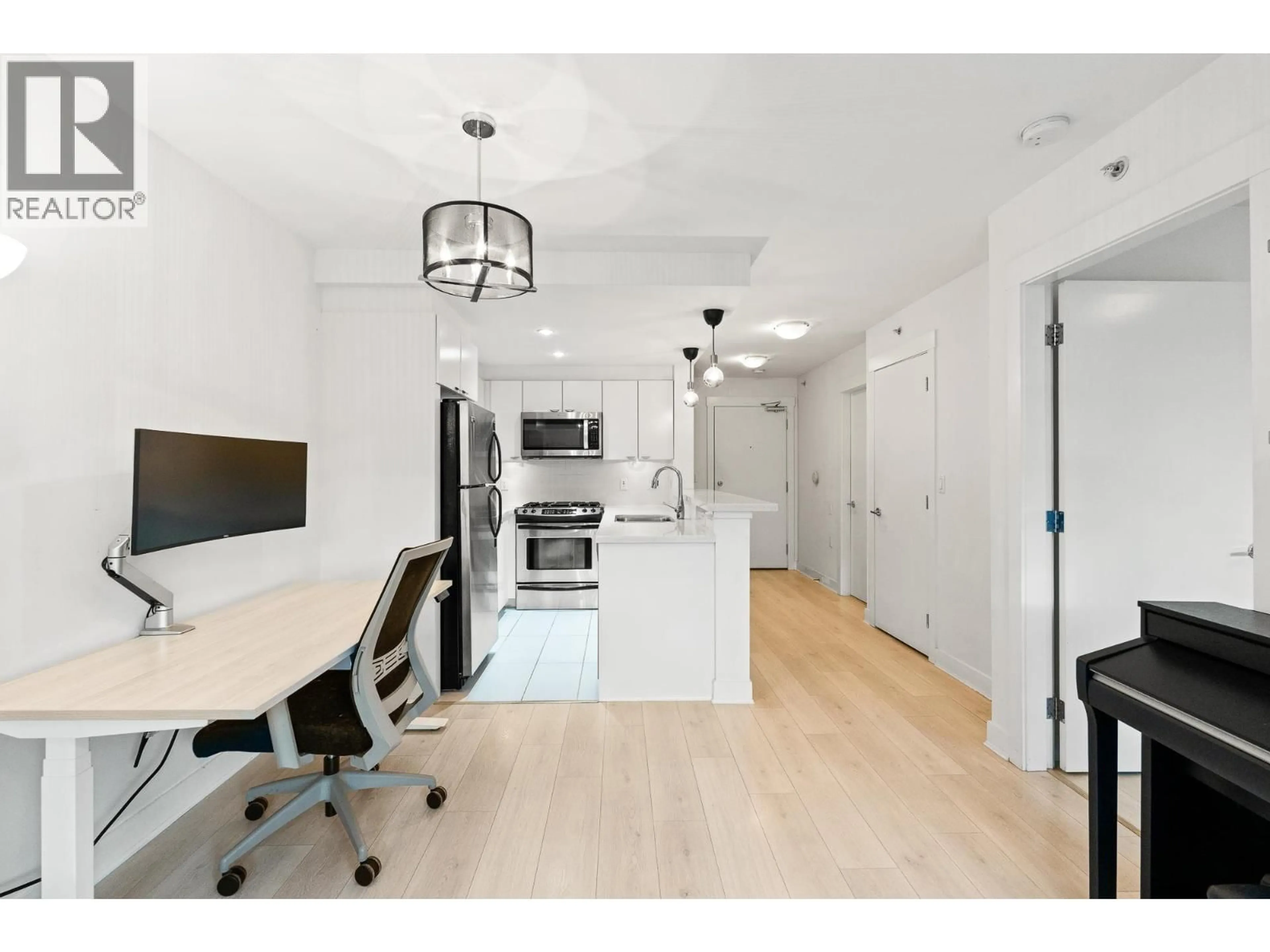 A pic of a room for 302 - 160 3RD STREET, North Vancouver British Columbia V7M0A9
