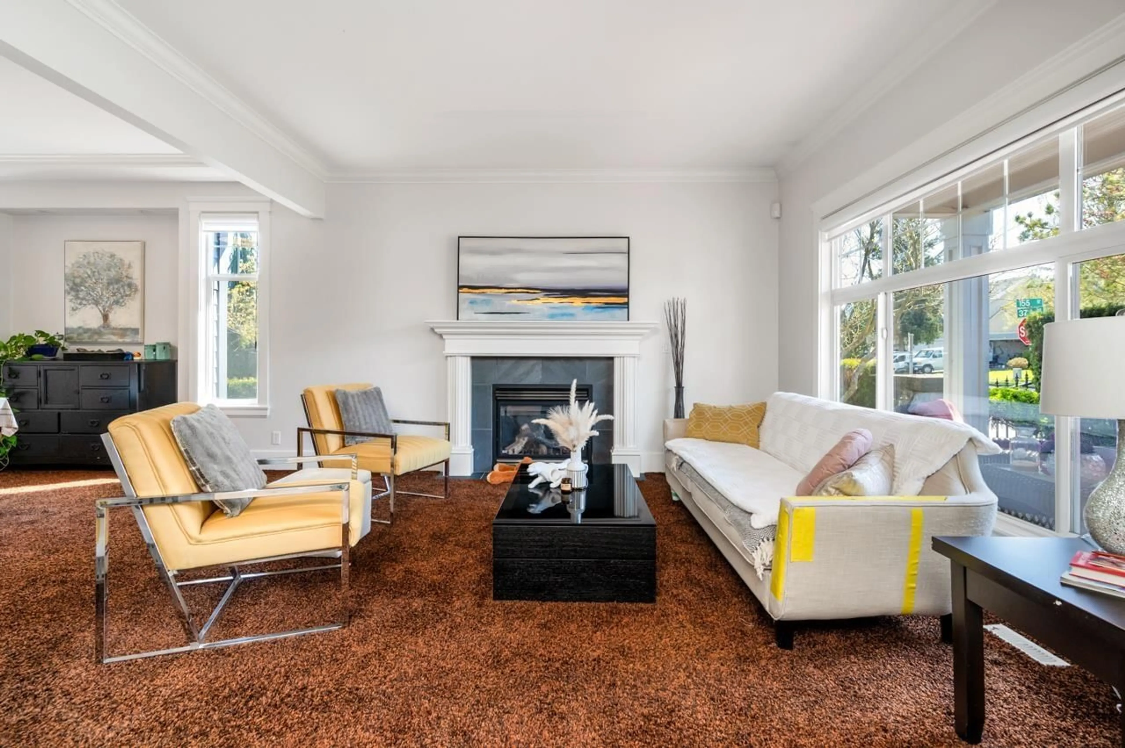 Living room with furniture, carpet floor for 15497 37A AVENUE, Surrey British Columbia V3Z0H6