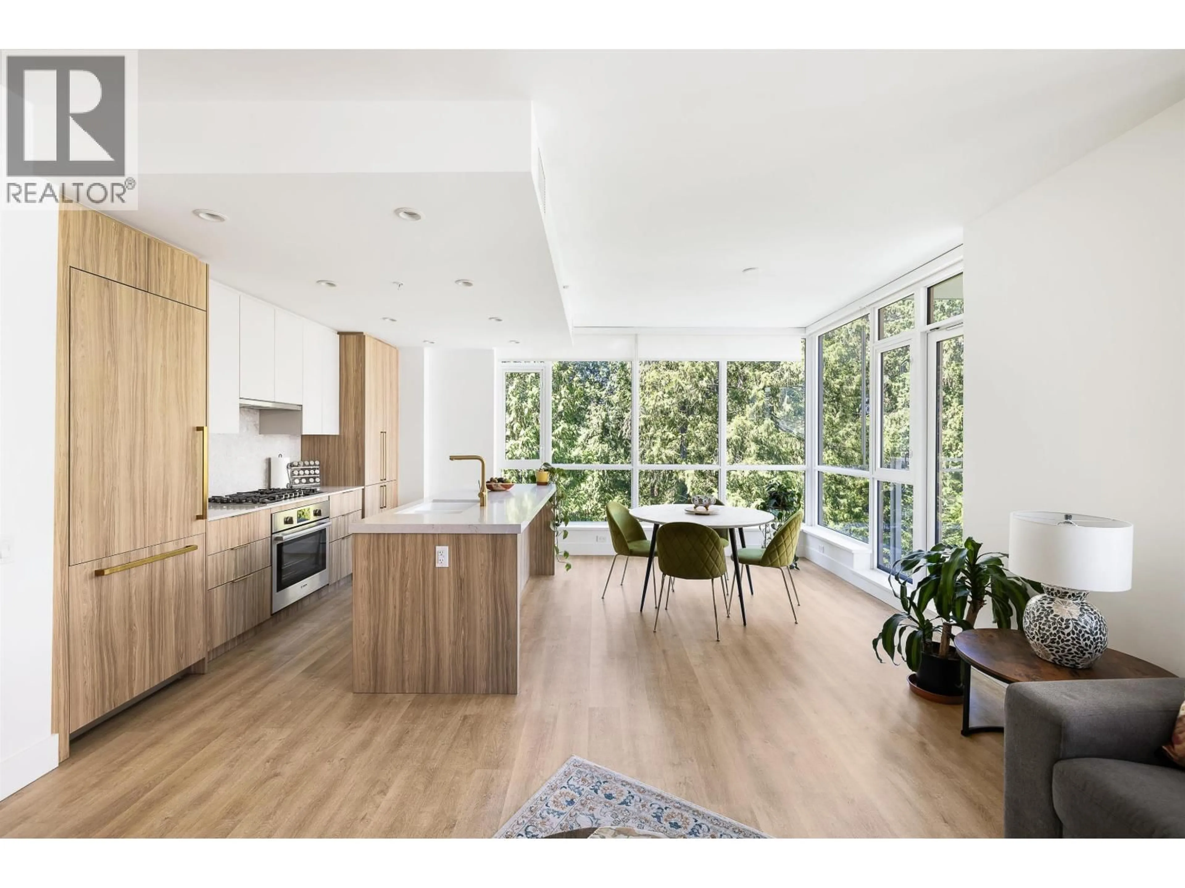 Open concept kitchen, wood/laminate floor for 801 - 2325 EMERY COURT, North Vancouver British Columbia V7J0E8