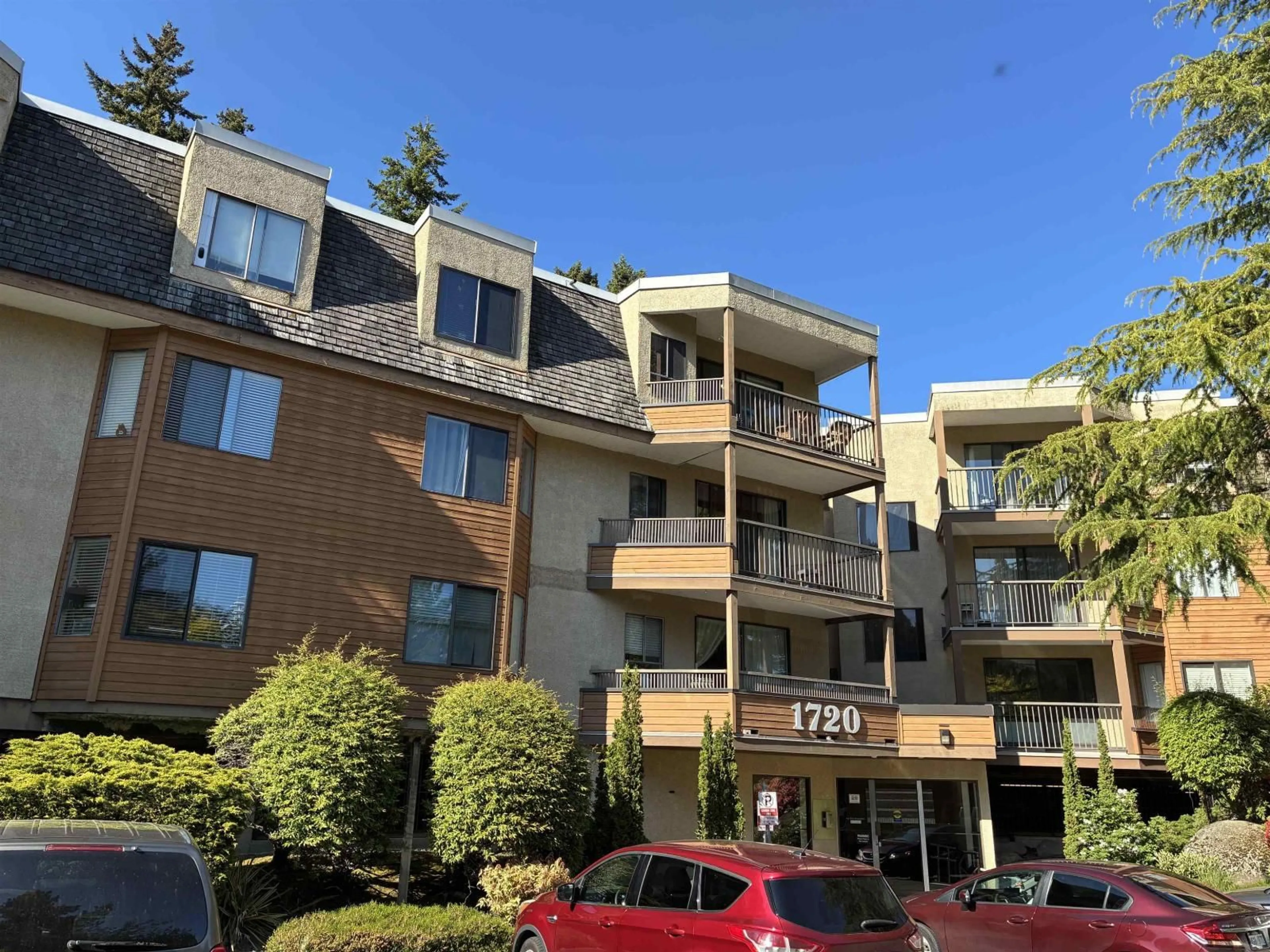 Unknown for 308 - 1720 SOUTHMERE CRESCENT, Surrey British Columbia V4A6E3