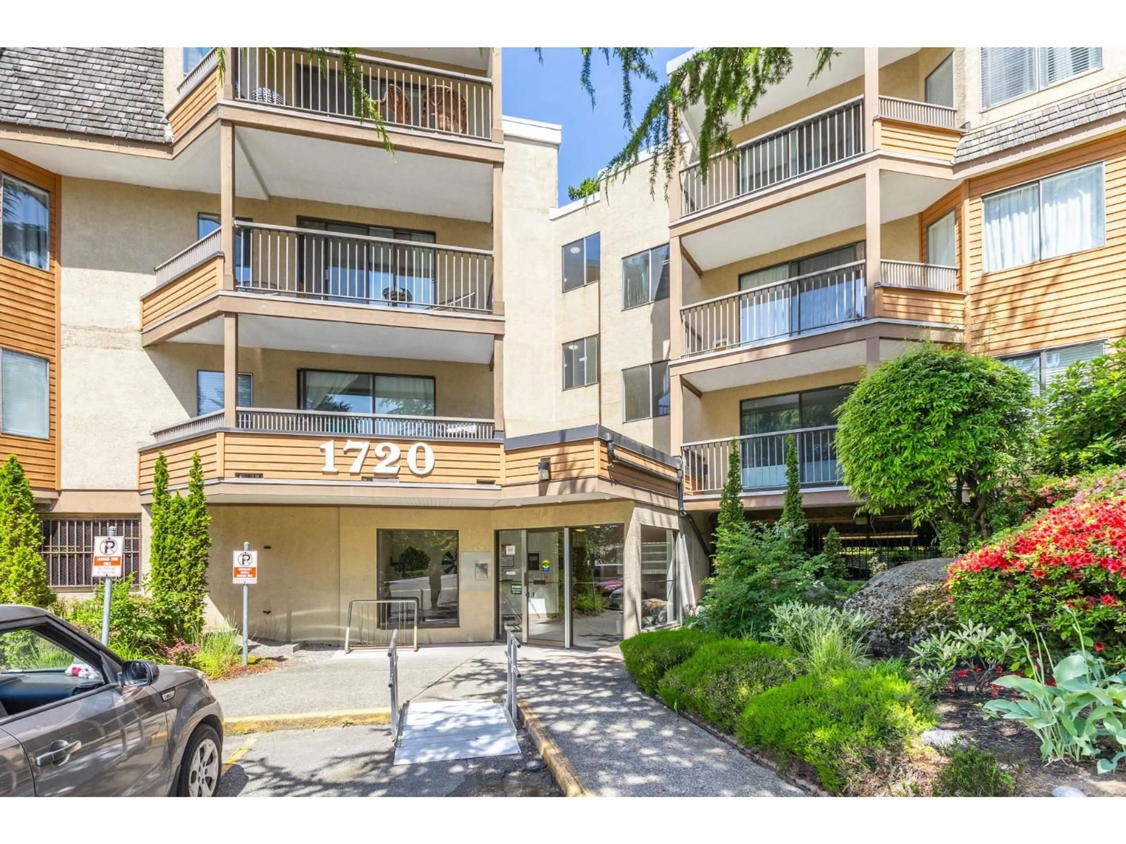 Unknown for 308 - 1720 SOUTHMERE CRESCENT, Surrey British Columbia V4A6E3