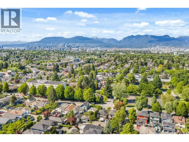 880 33RD AVENUE, Vancouver 2