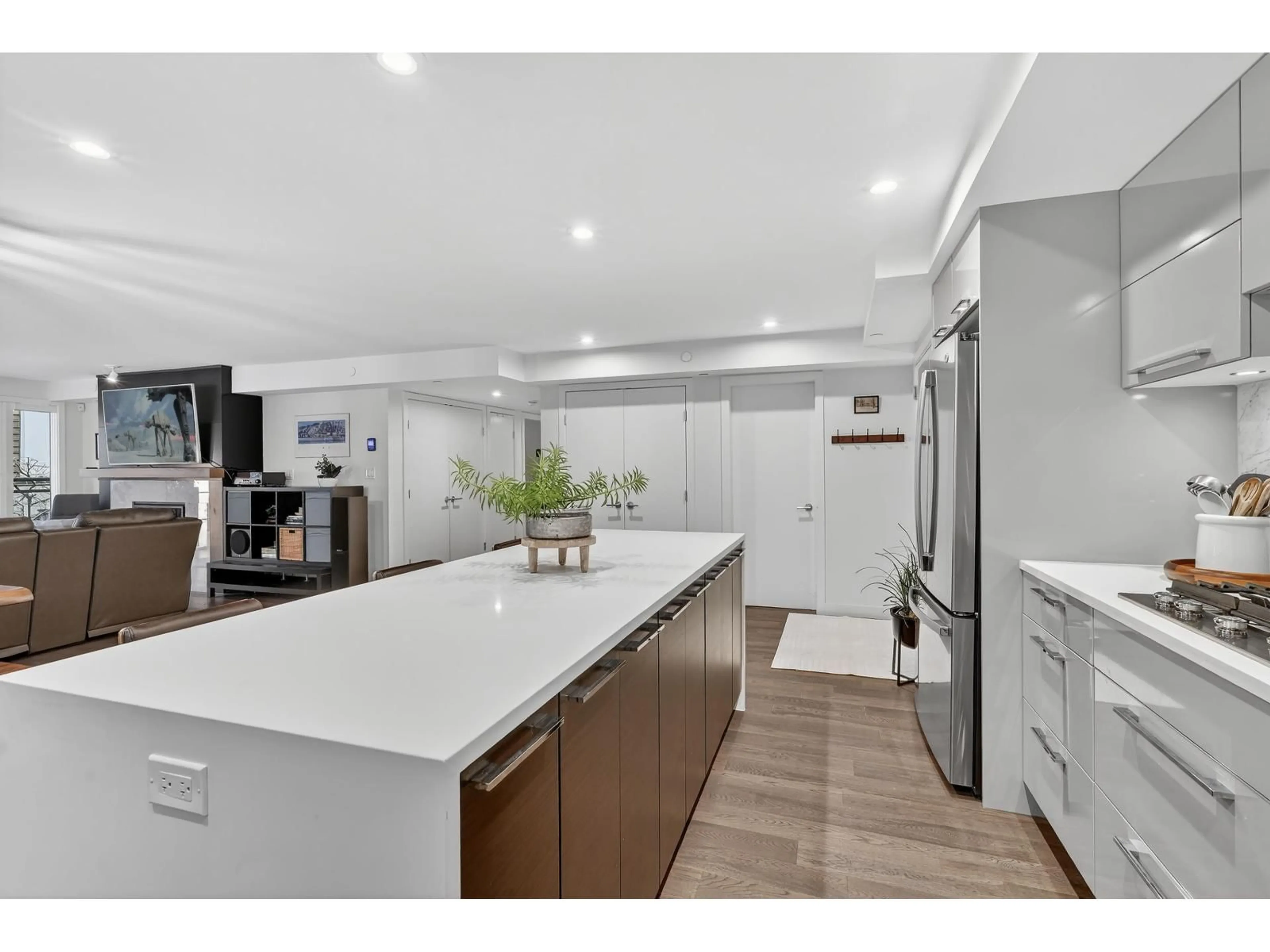 Open concept kitchen, unknown for 205 - 1160 OXFORD STREET, Surrey British Columbia V4B0B3