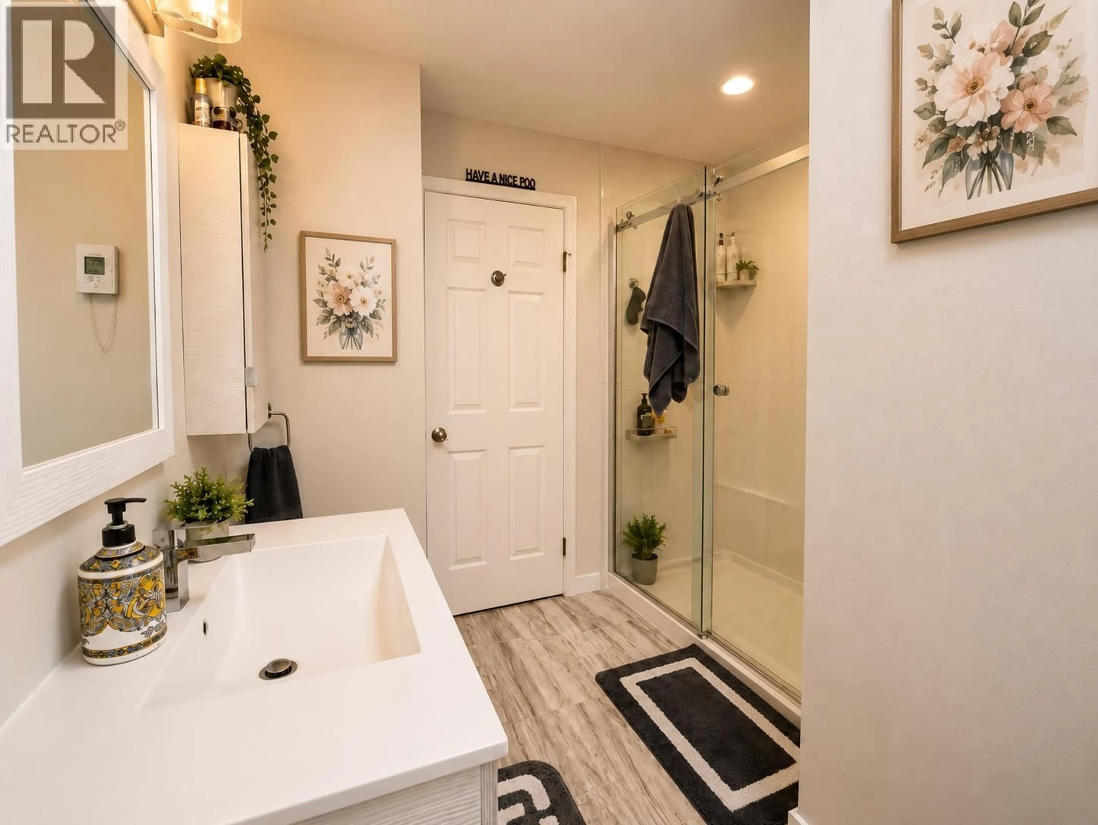 Contemporary bathroom, ceramic/tile floor for 38304 WESTWAY AVENUE, Squamish British Columbia V8B0W6