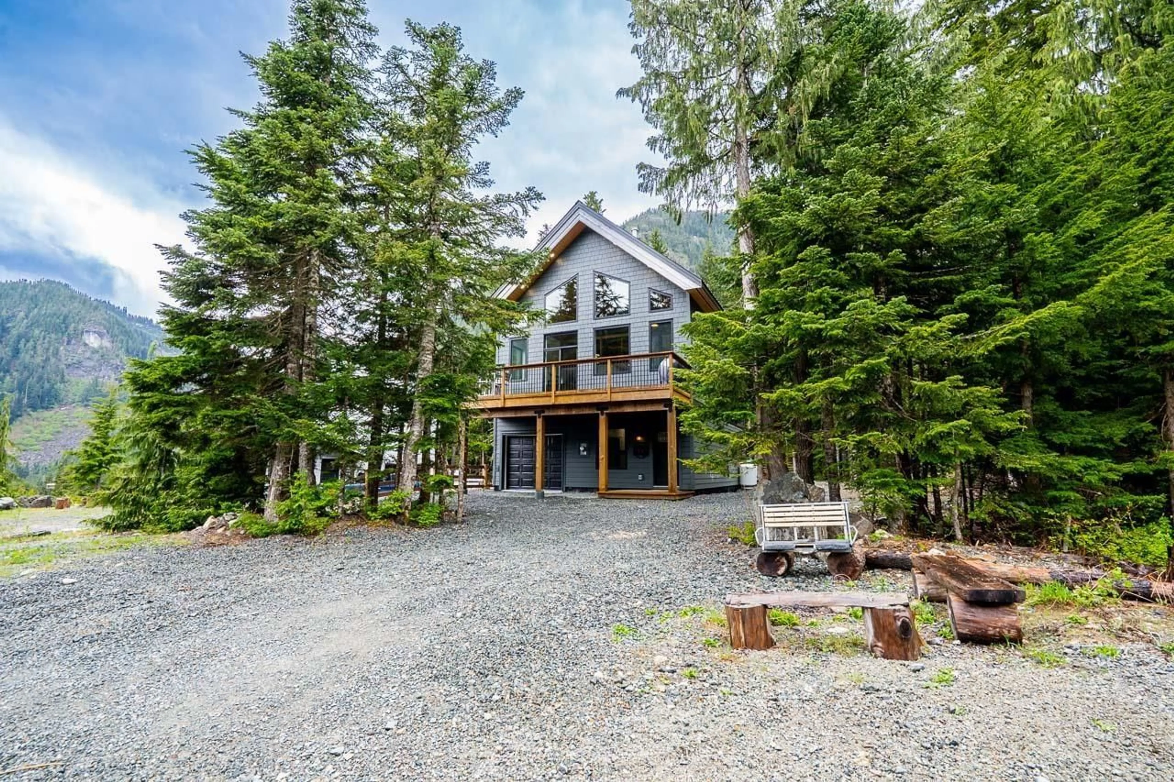 A pic from outside/outdoor area/front of a property/back of a property/a pic from drone, unknown for 47020 SNOWMIST DRIVE, Agassiz British Columbia V0M1A1