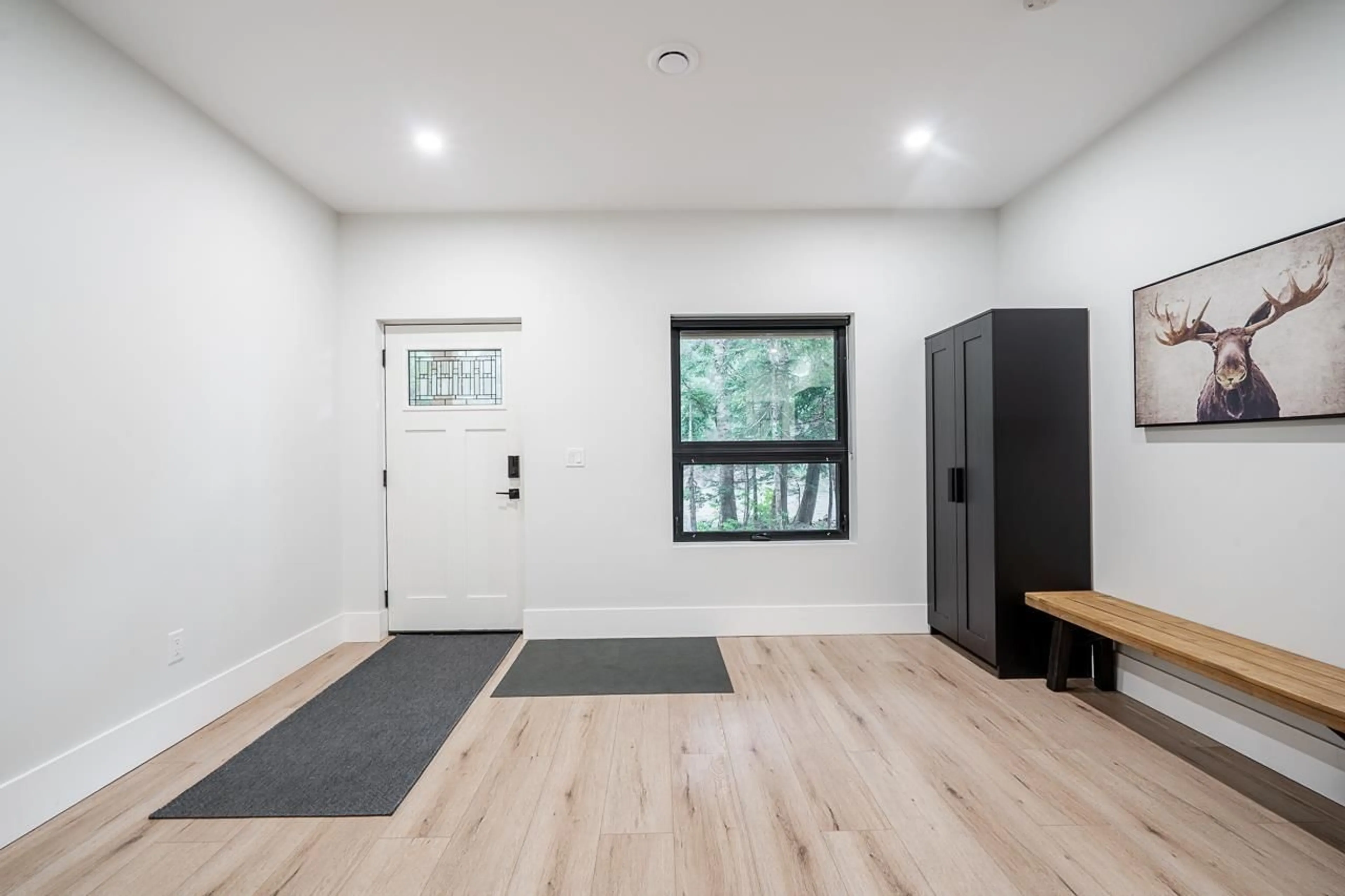 Indoor entryway for 47020 SNOWMIST DRIVE, Agassiz British Columbia V0M1A1