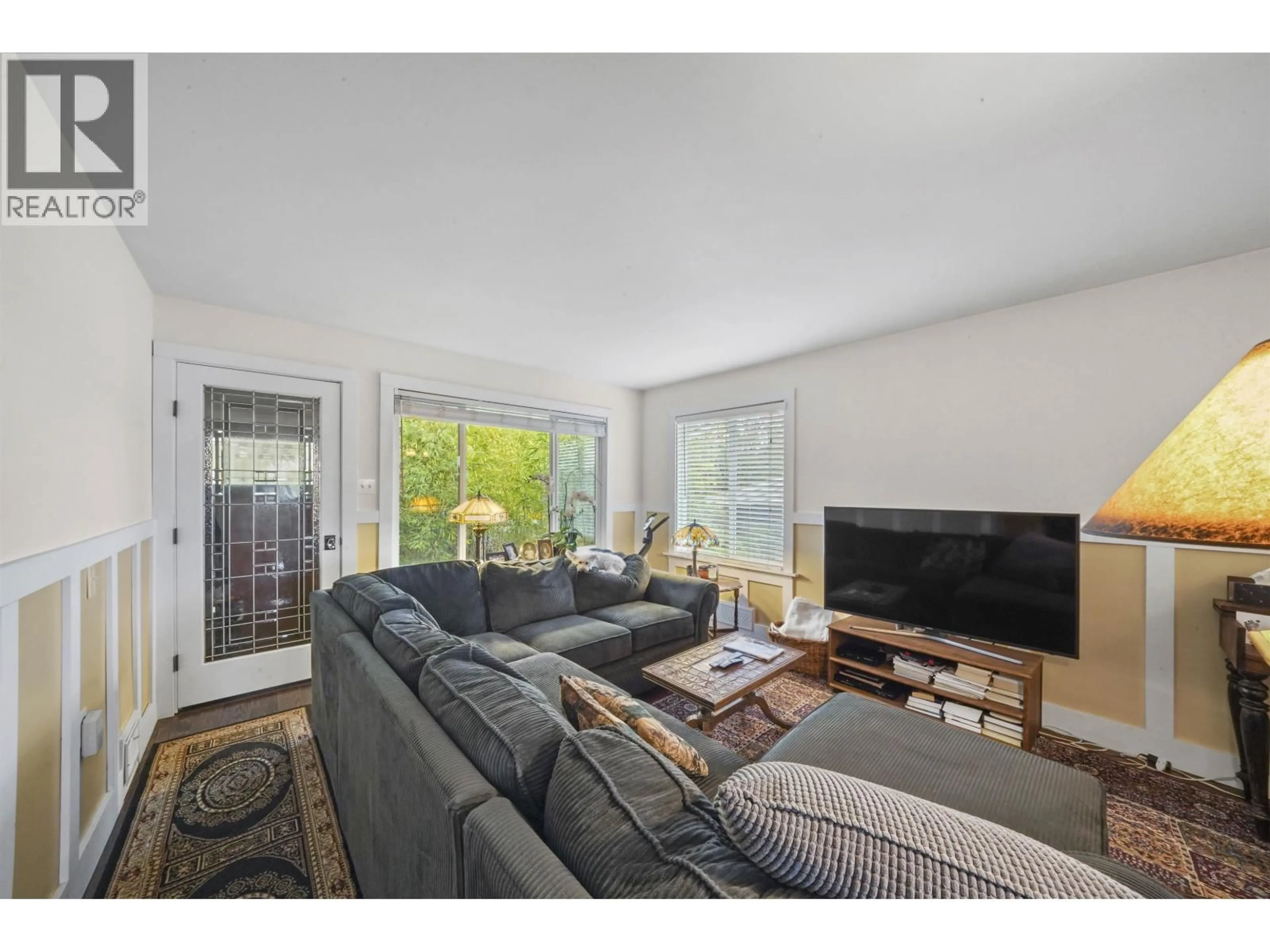 Living room with furniture, unknown for 2850 6TH AVENUE, Vancouver British Columbia V5M1R8