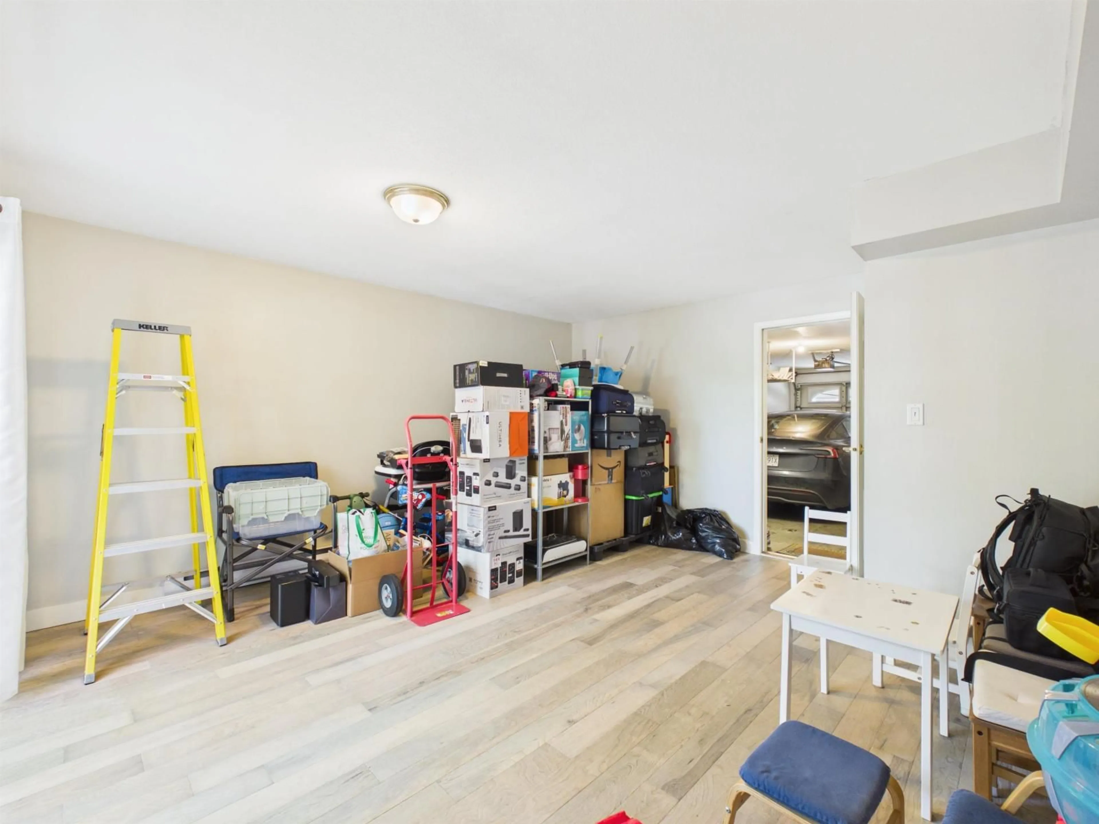 A pic of a room for 8 - 15133 29A AVENUE, Surrey British Columbia V4P3G4