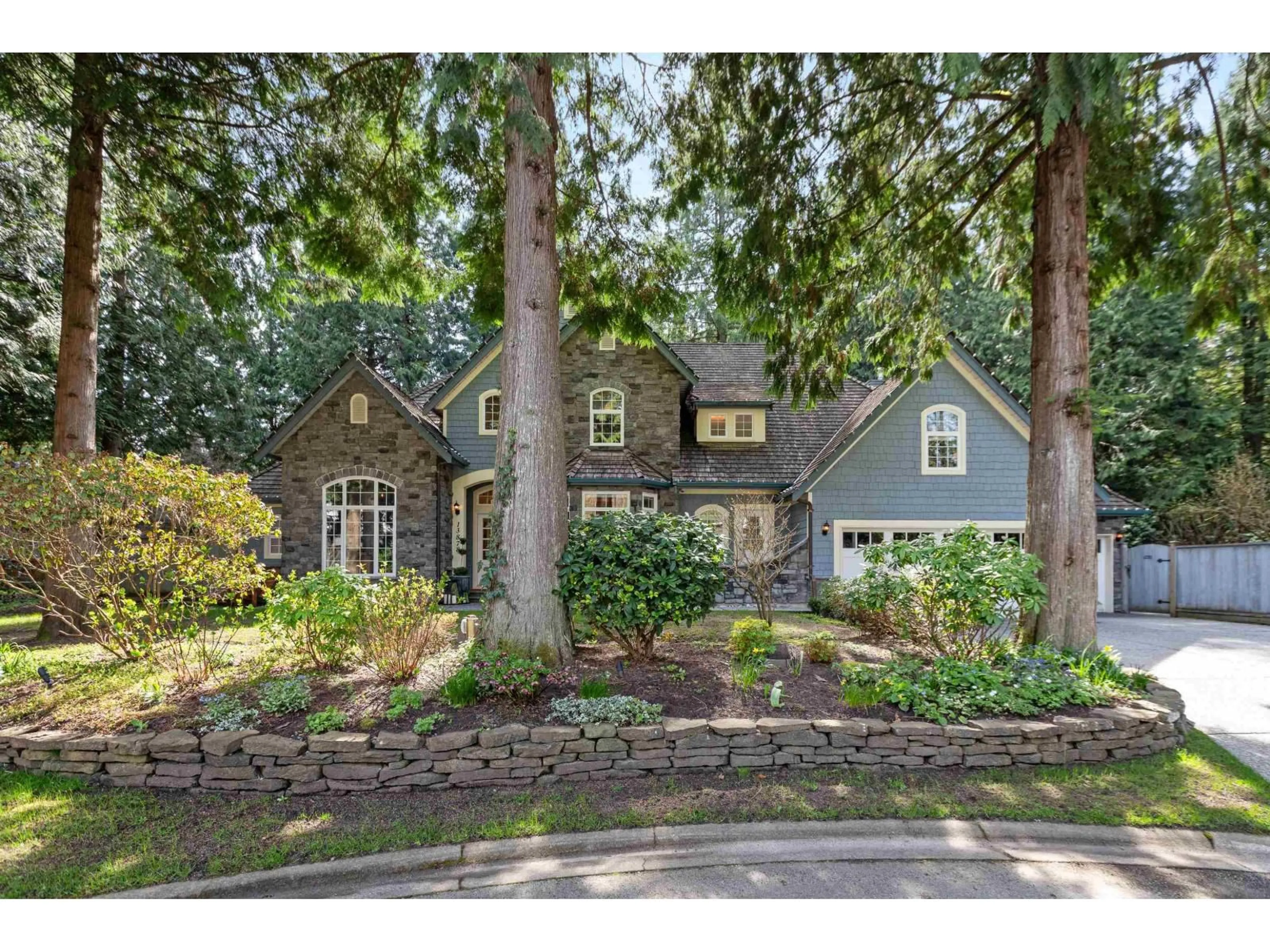 Home with vinyl exterior material, street for 13878 30 AVENUE, Surrey British Columbia V4P2N2
