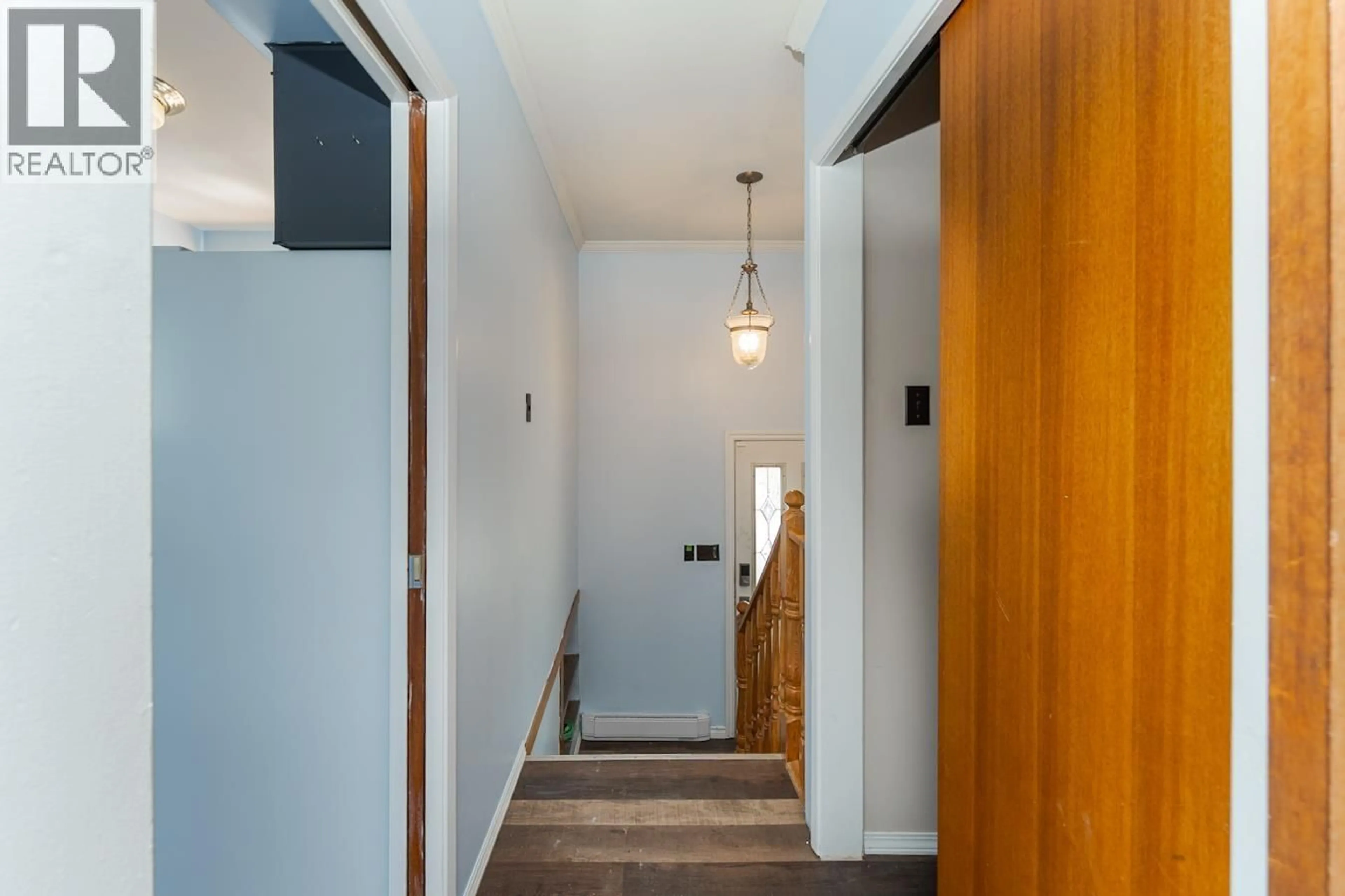 Indoor foyer for 1051 PARSNIP CRESCENT, Prince George British Columbia V2M4B7