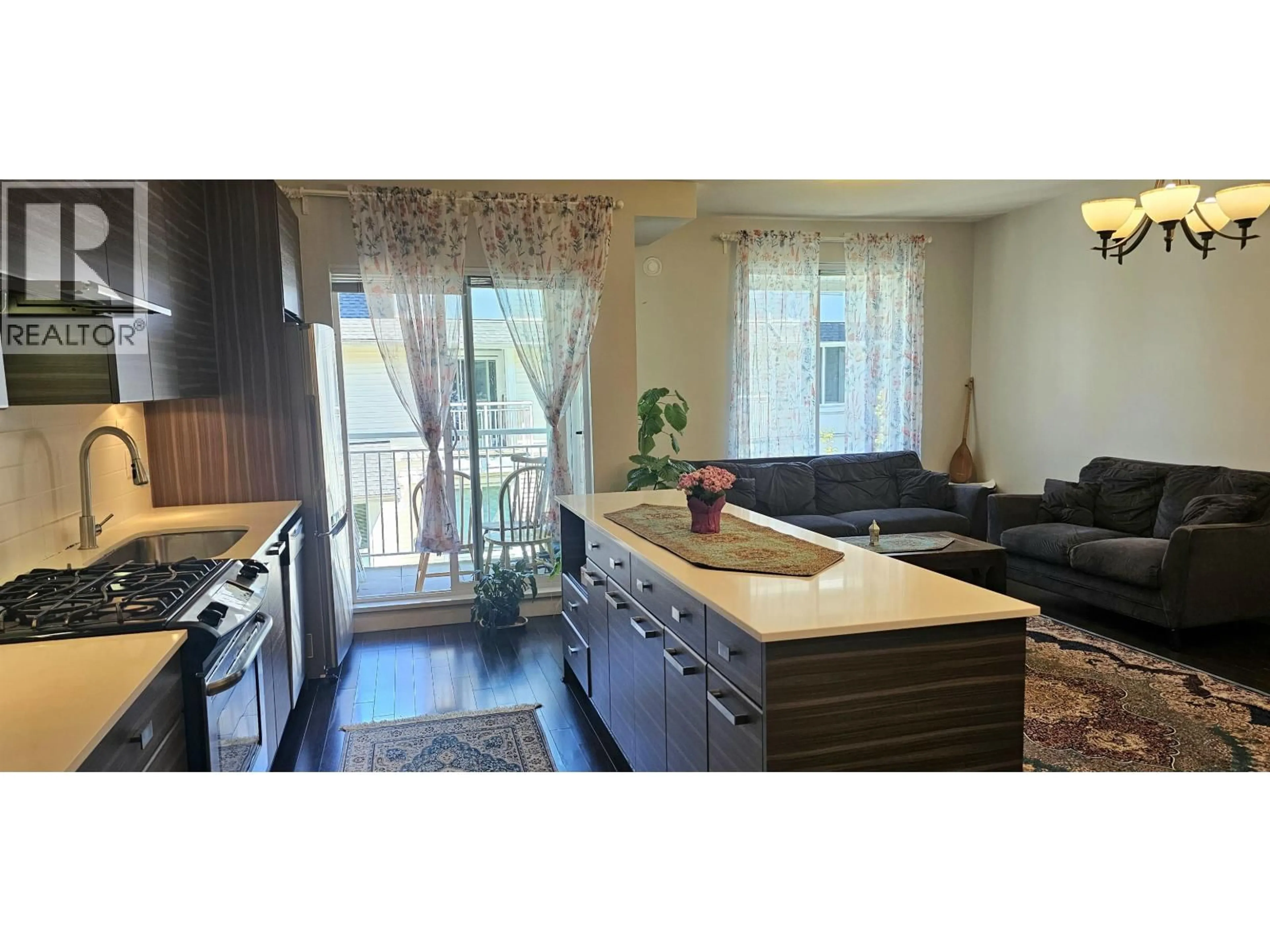 Open concept kitchen, wood/laminate floor for 47 - 6965 HASTINGS STREET, Burnaby British Columbia V5B4T8
