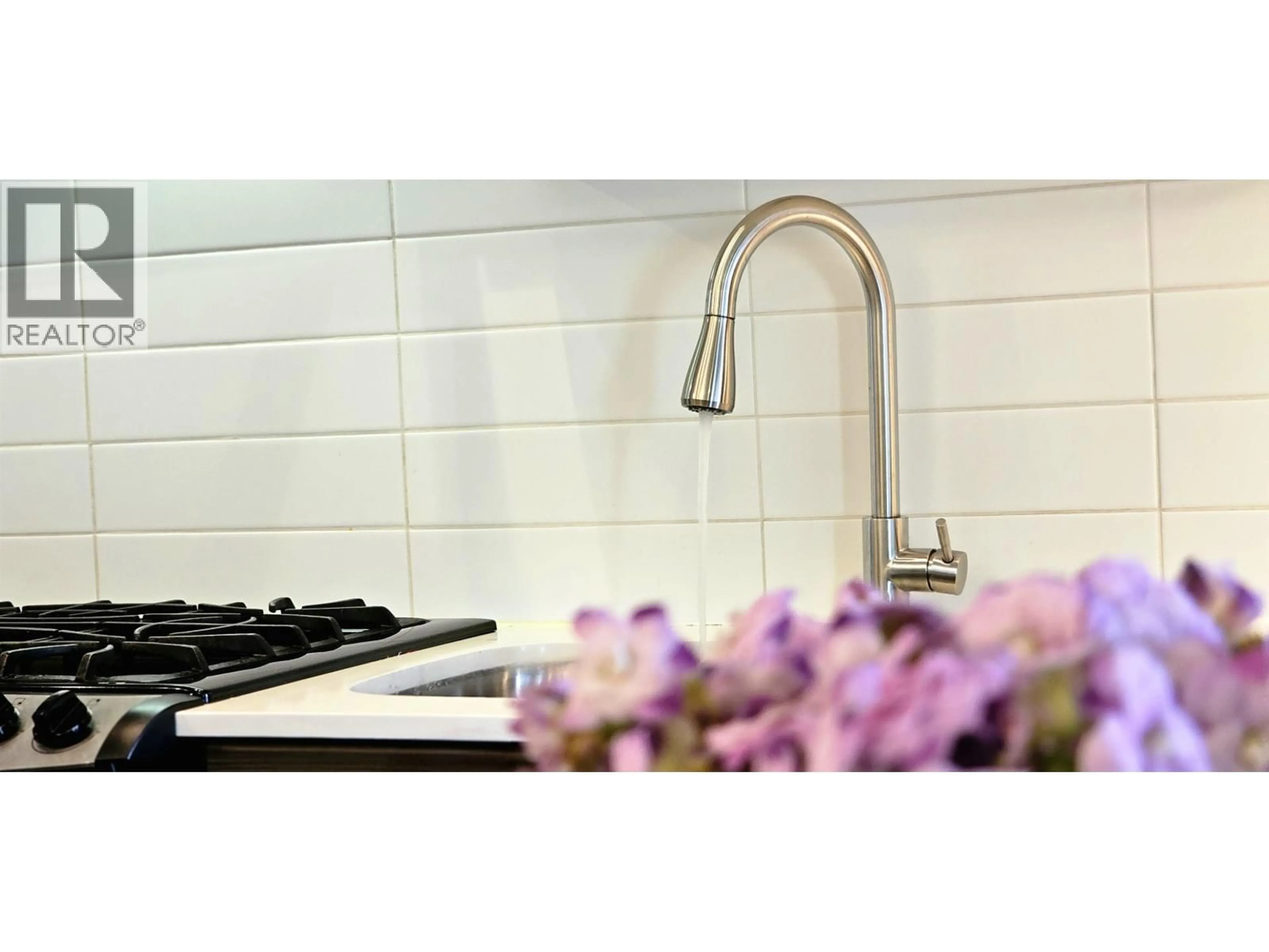 Contemporary kitchen, ceramic/tile floor for 47 - 6965 HASTINGS STREET, Burnaby British Columbia V5B4T8