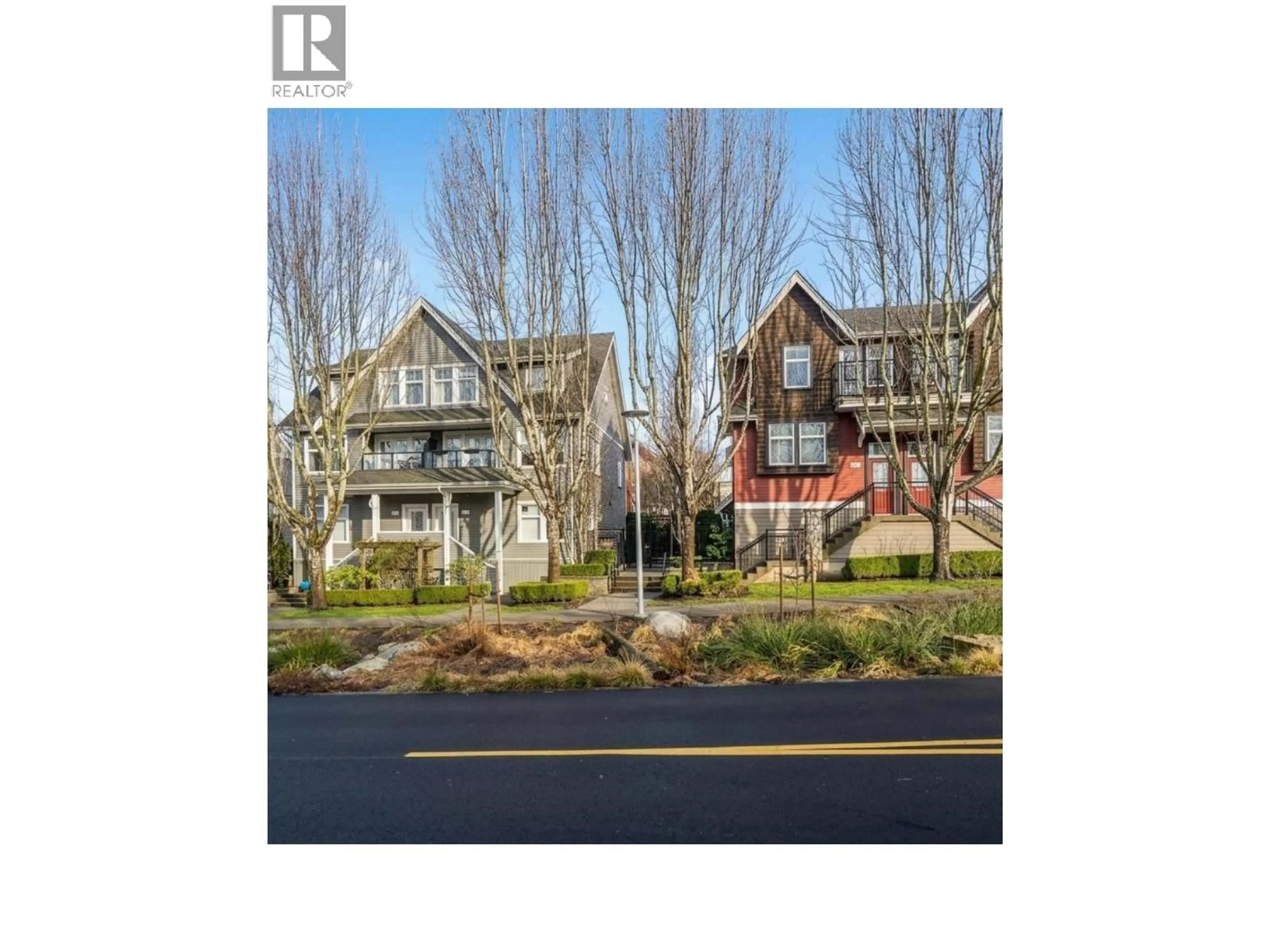 A pic from outside/outdoor area/front of a property/back of a property/a pic from drone, street for 2268 ST. GEORGE STREET, Vancouver British Columbia V5T3R2