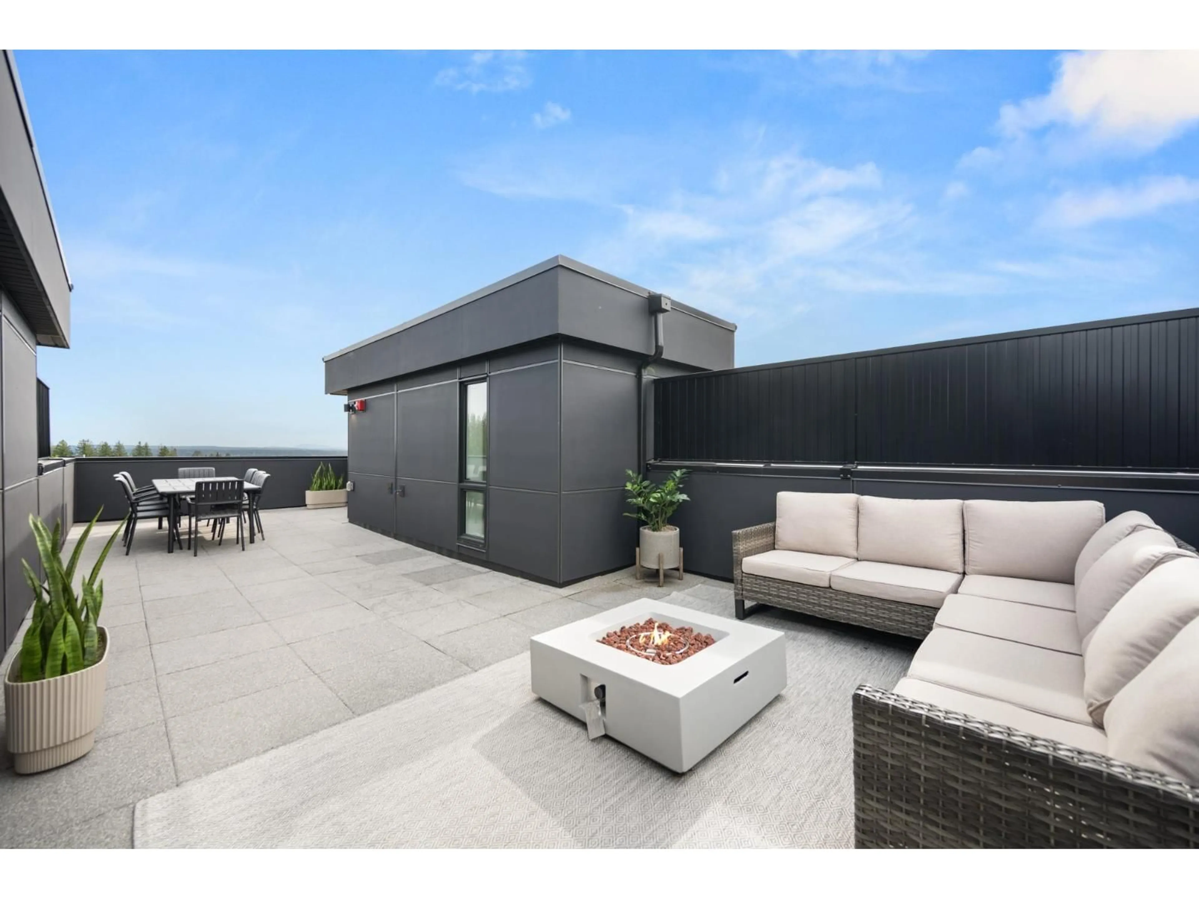 Patio, building for 39 - 20335 70A AVENUE, Langley British Columbia V2Y1S8