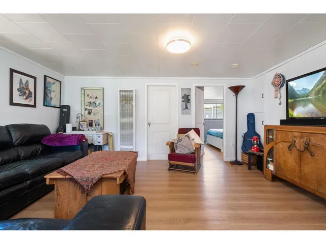 435 HEMLOCK AVENUE, Hope 5