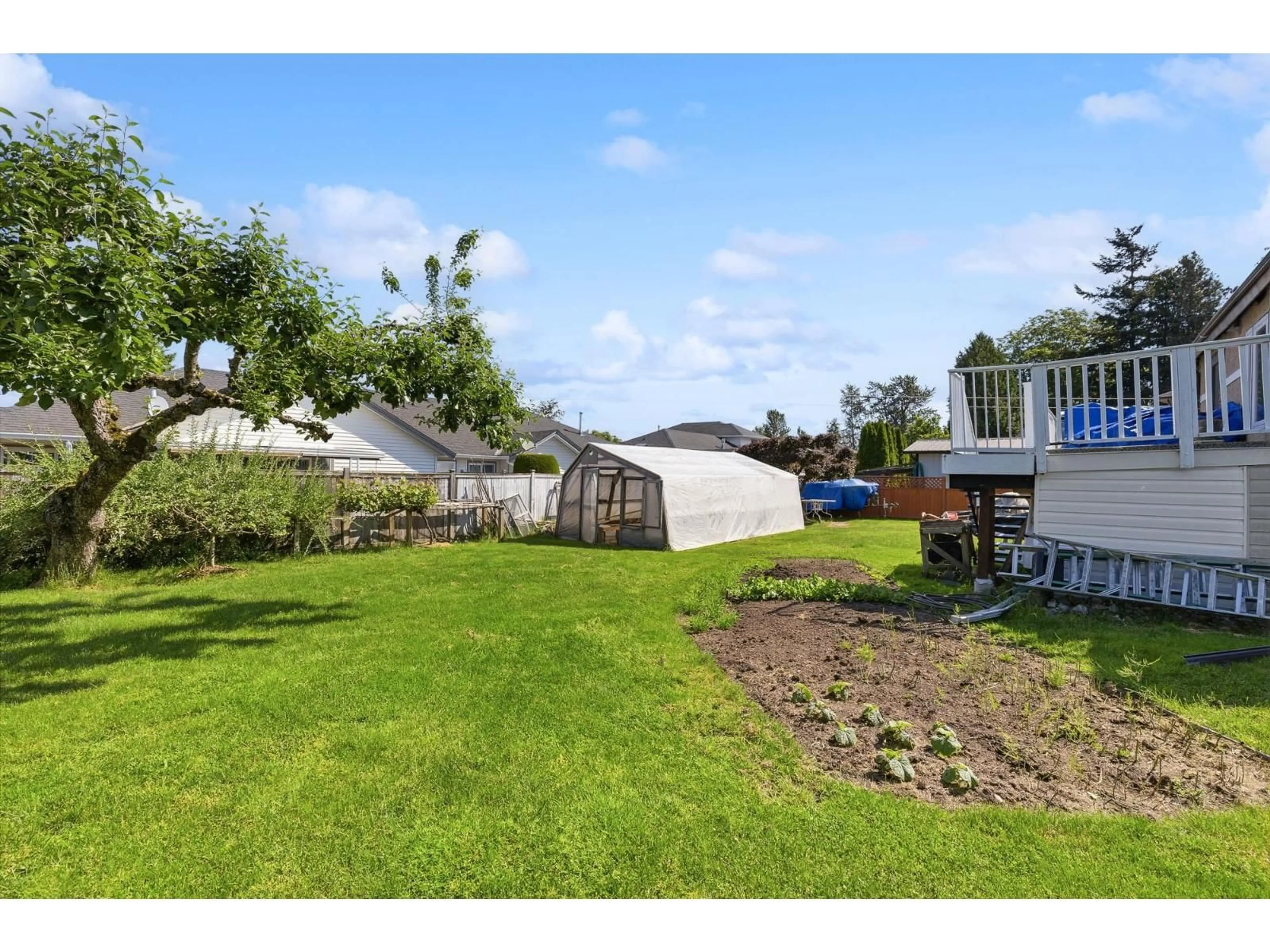 A pic from outside/outdoor area/front of a property/back of a property/a pic from drone, water/lake/river/ocean view for 7495 LEARY CRESCENT, Chilliwack British Columbia V2R3H4