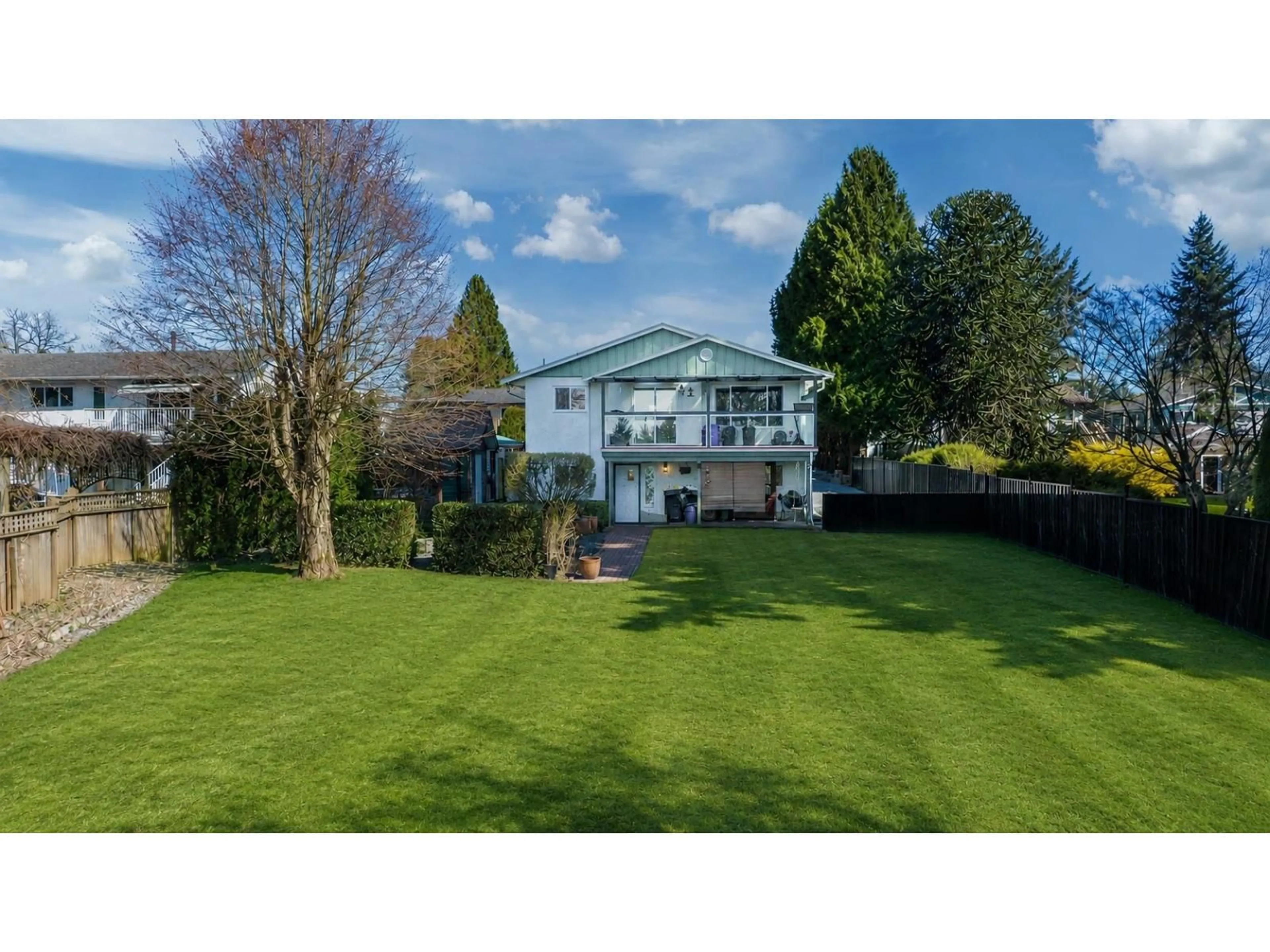 A pic from outside/outdoor area/front of a property/back of a property/a pic from drone, unknown for 7655 WOODCOCK CRESCENT, Mission British Columbia V2V4J8