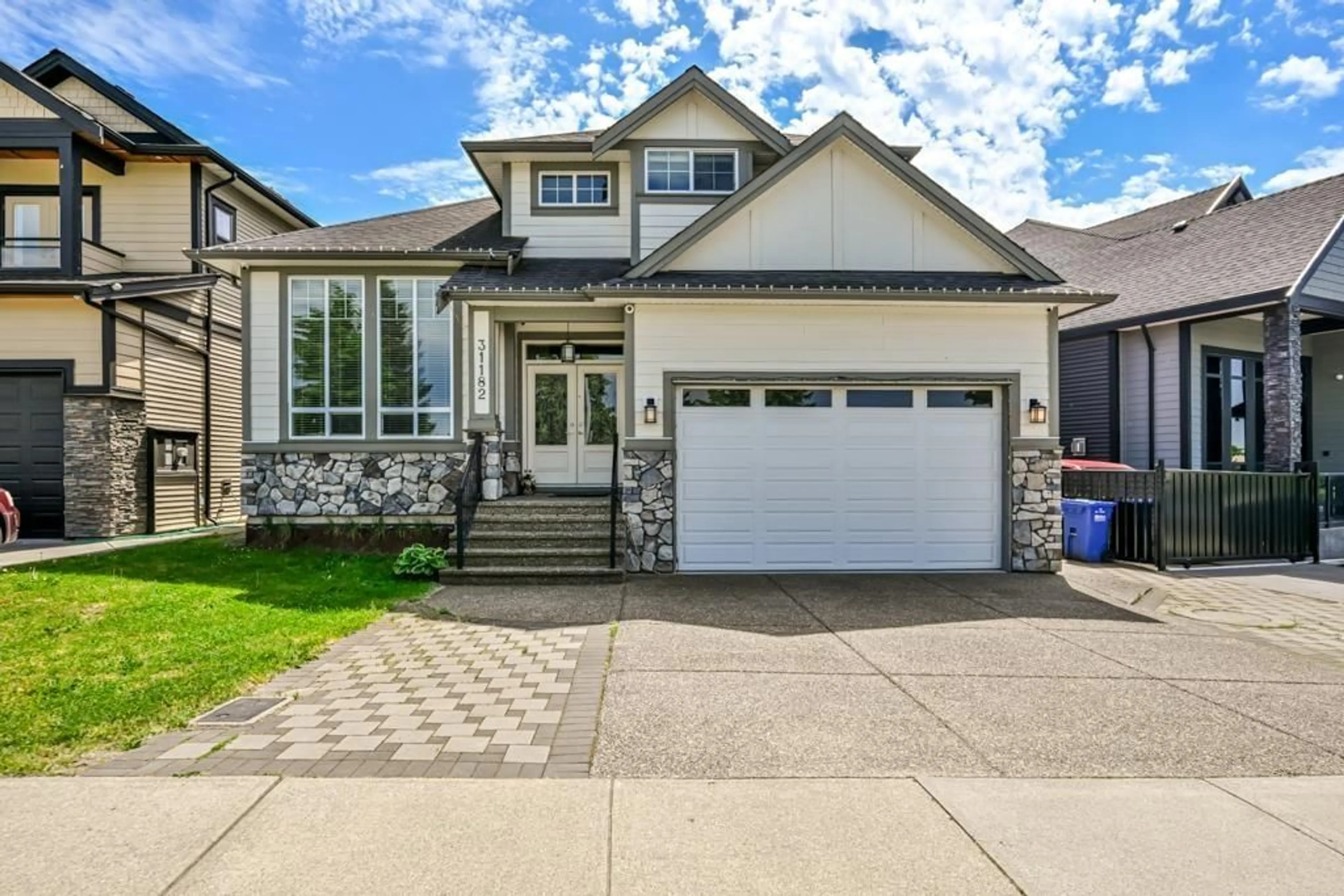 Home with vinyl exterior material, street for 31182 FIRHILL DRIVE, Abbotsford British Columbia V2T0G4