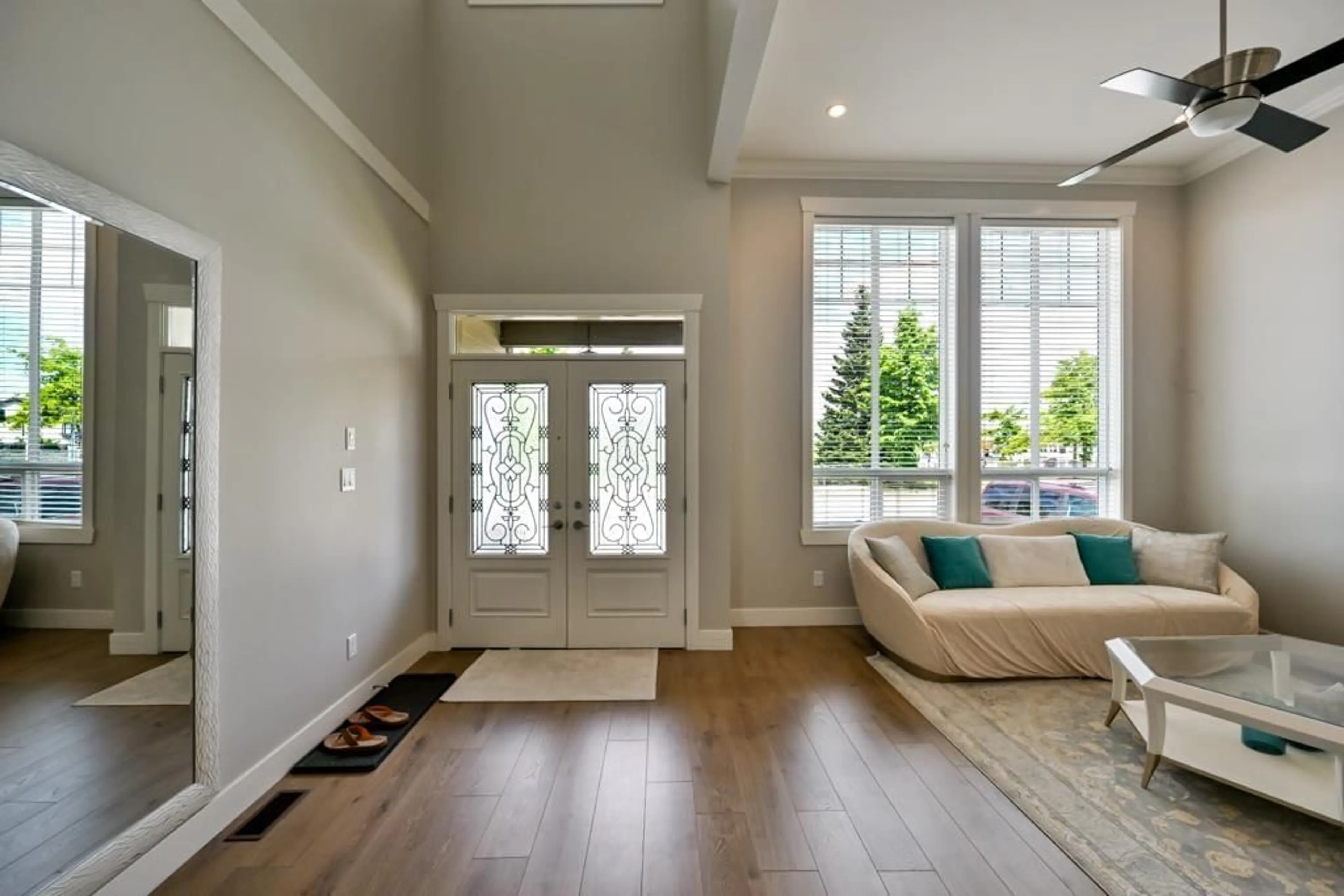 Indoor entryway for 31182 FIRHILL DRIVE, Abbotsford British Columbia V2T0G4