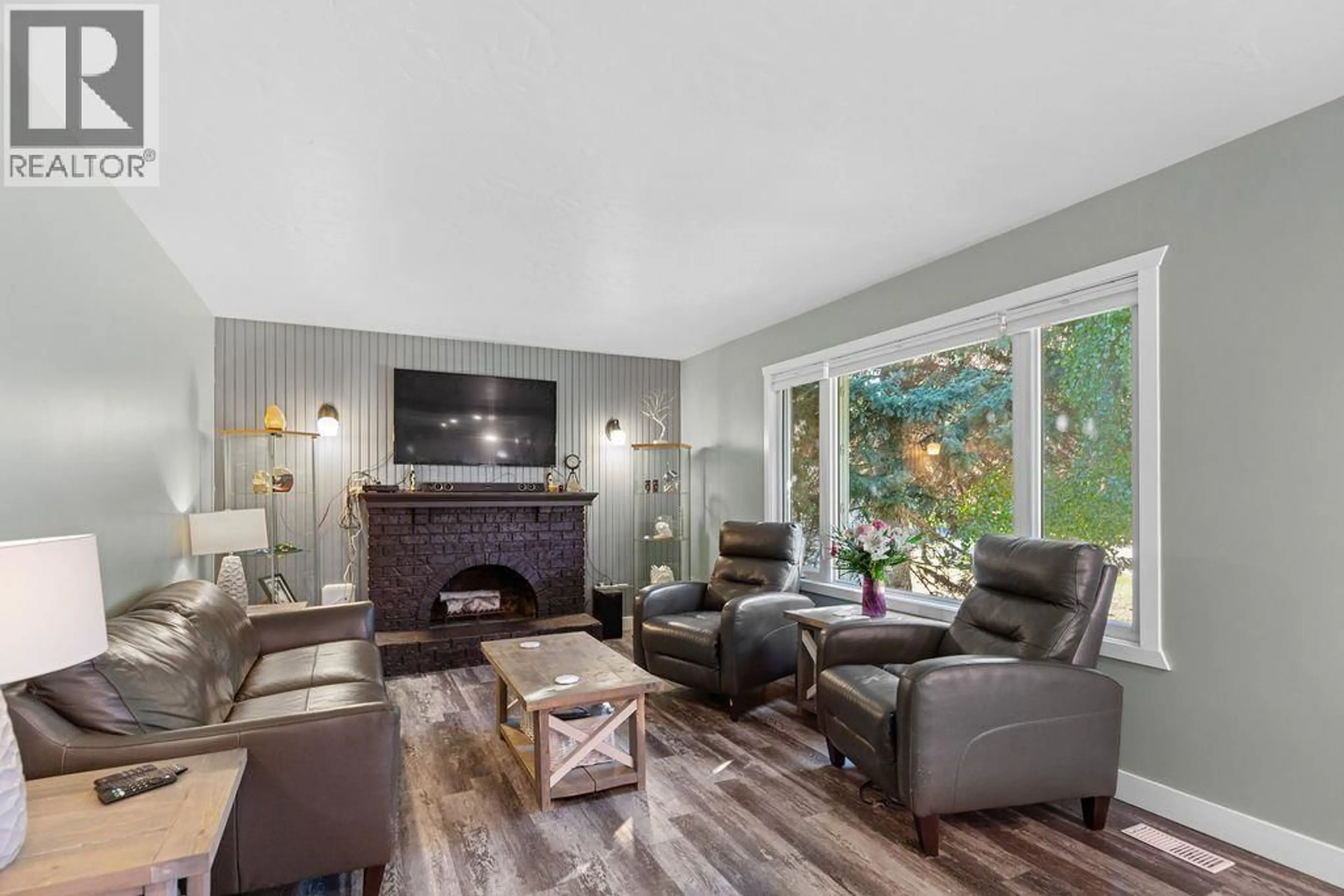 Living room with furniture, unknown for 7189 GUELPH PLACE, Prince George British Columbia V2N4A2