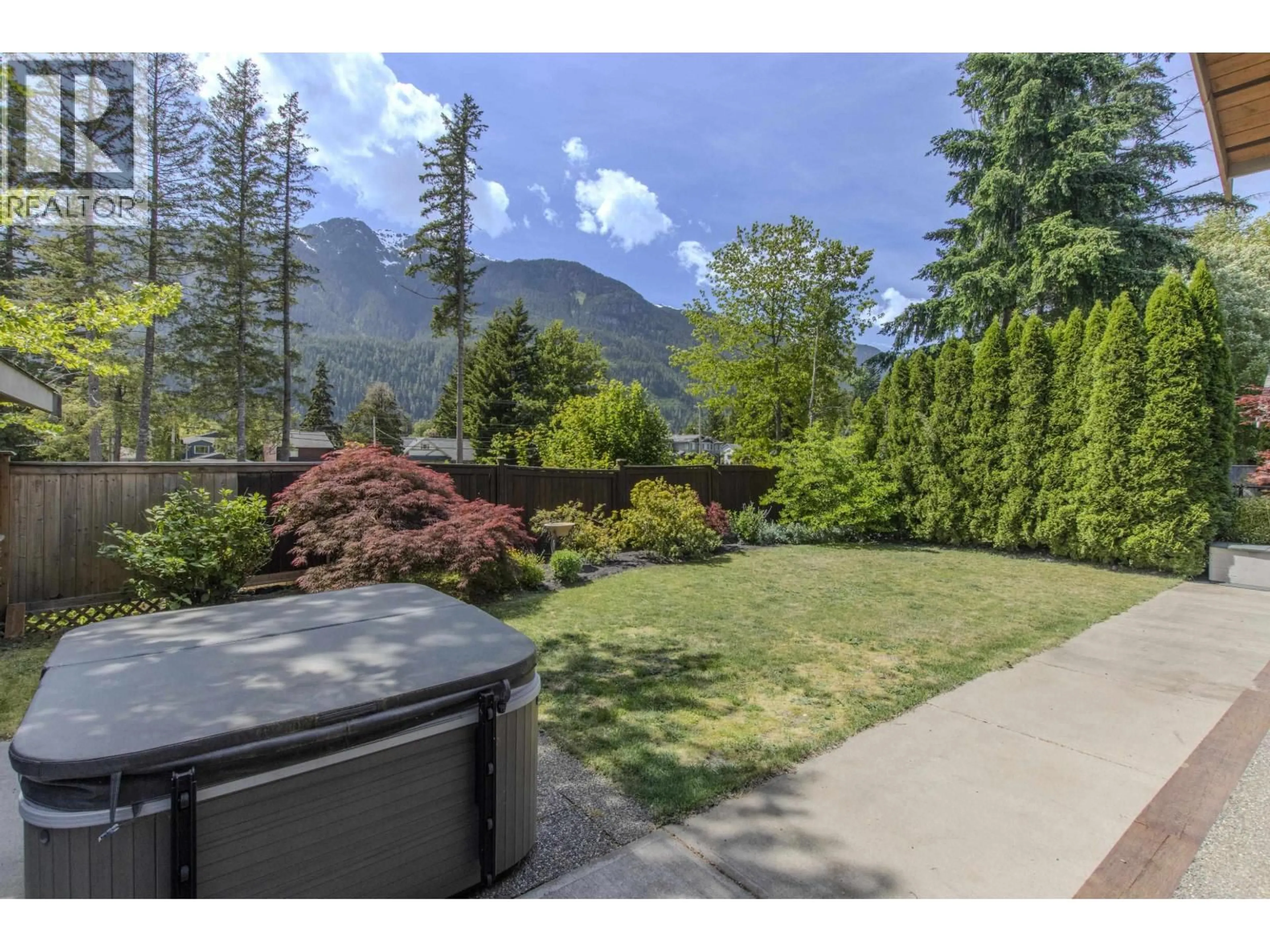Patio, mountain view for 3 - 1355 DEPOT ROAD, Squamish British Columbia V0N1H0