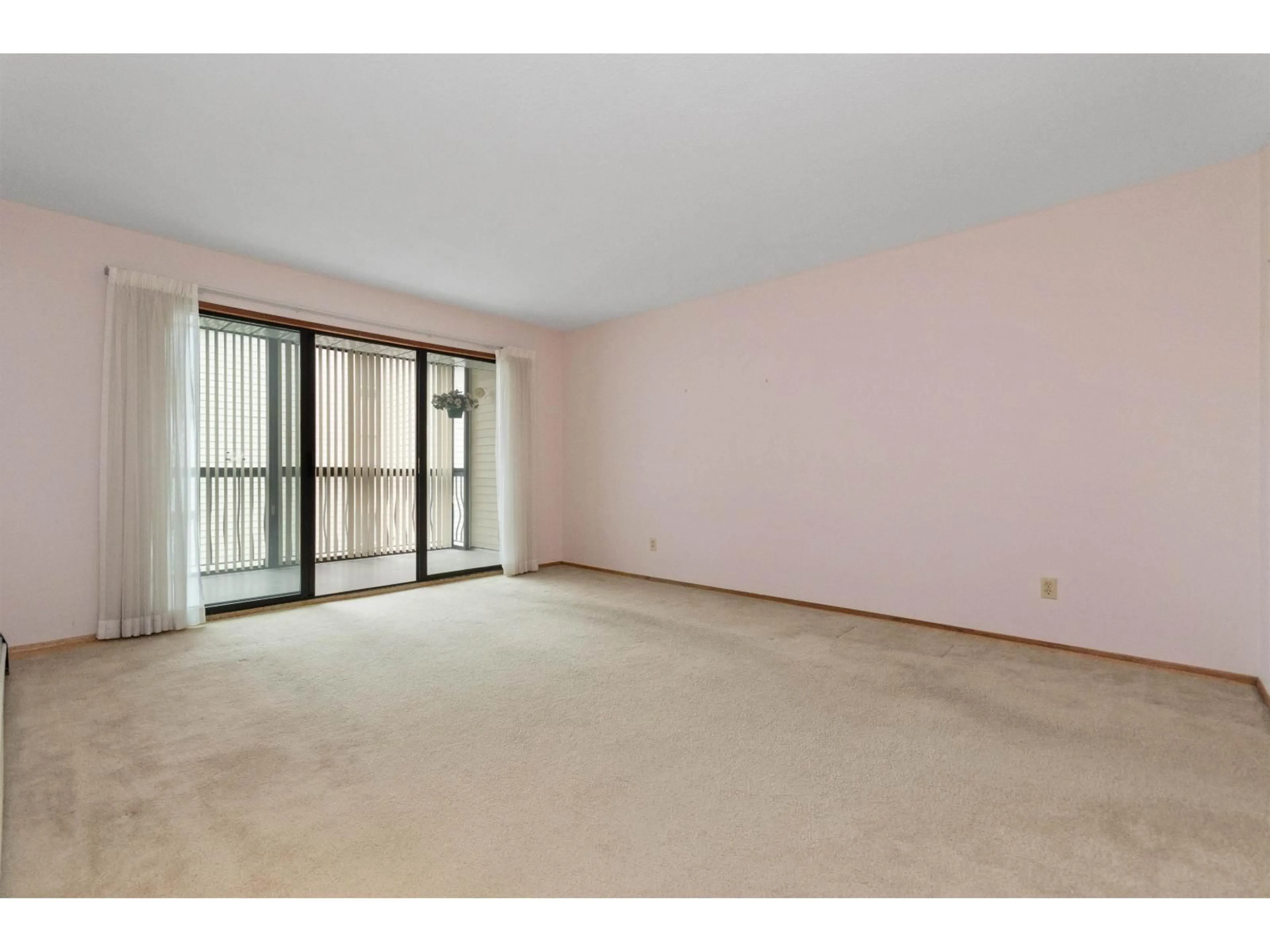 A pic of a room for 204 - 32055 OLD YALE ROAD, Abbotsford British Columbia V2T2C8