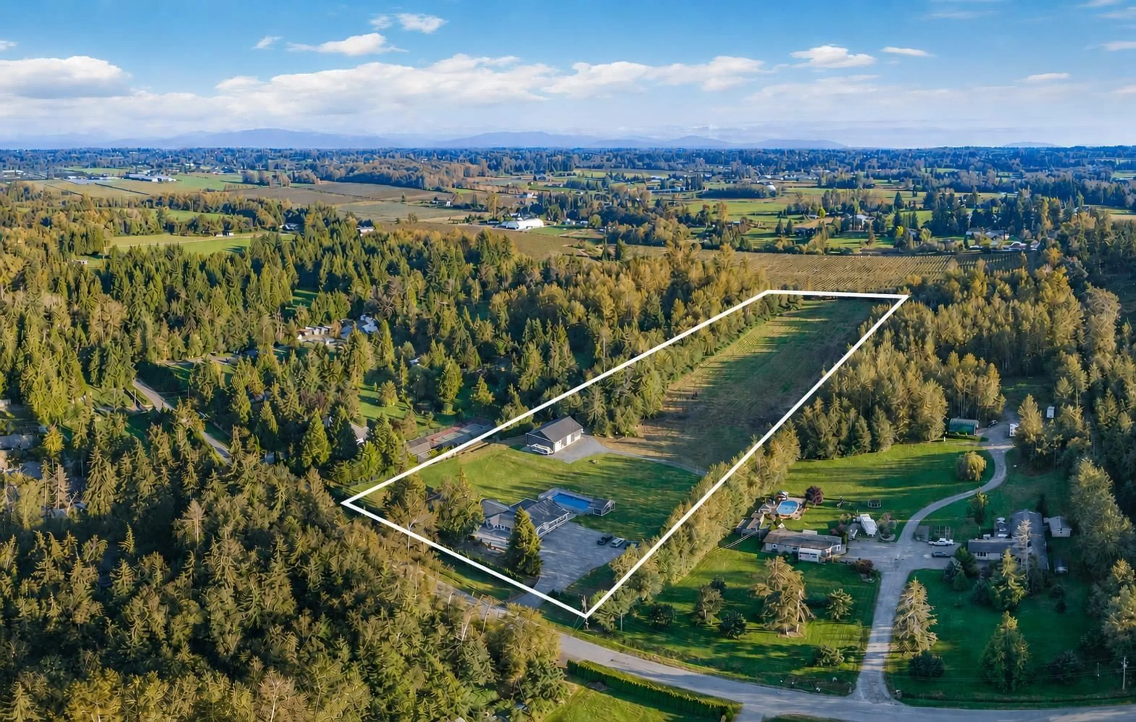 A pic from outside/outdoor area/front of a property/back of a property/a pic from drone, unknown for 21298 36 AVENUE, Langley British Columbia V3A8N6