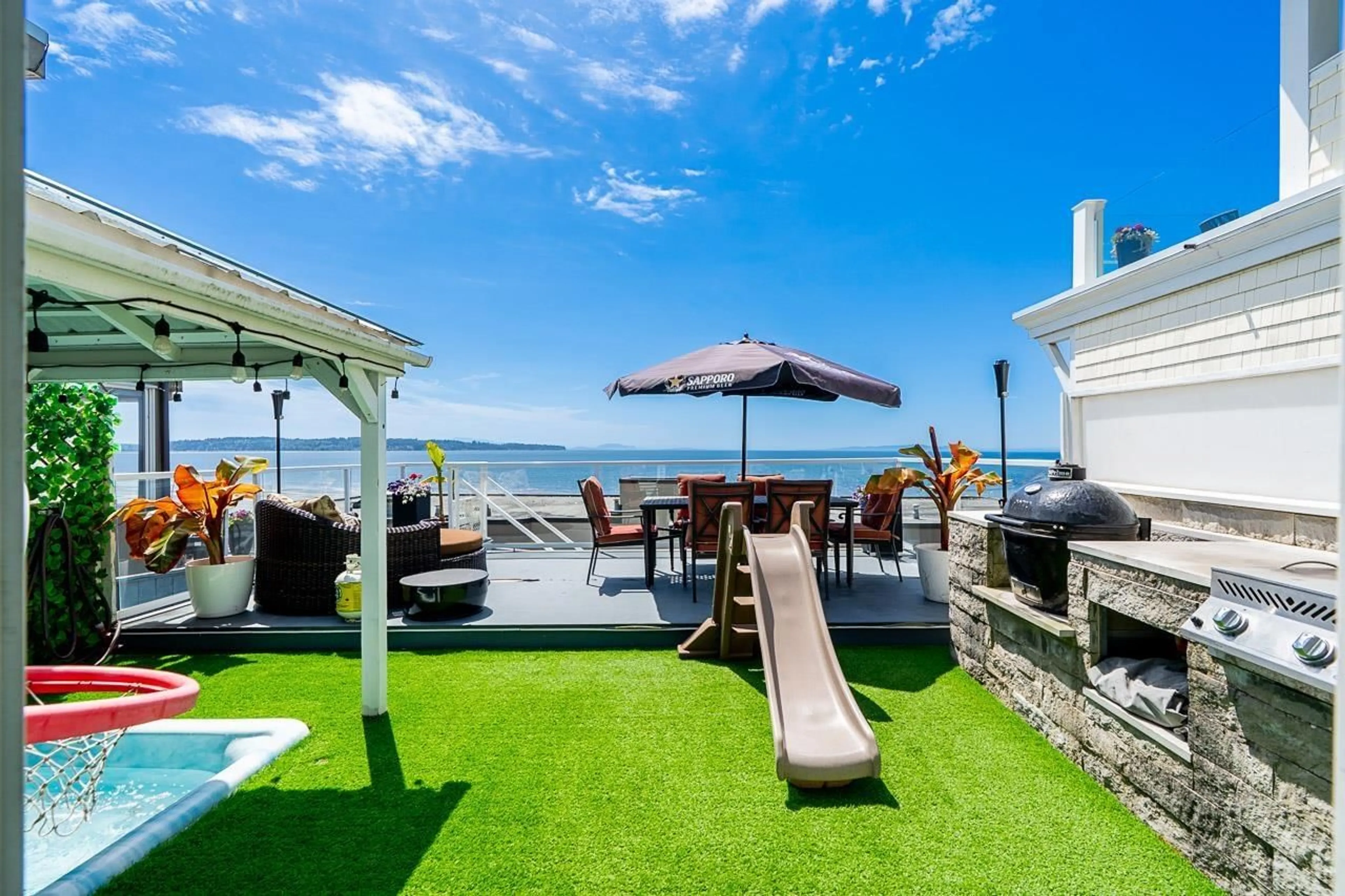 Patio, water/lake/river/ocean view for 15410 VICTORIA AVENUE, White Rock British Columbia V4B1H3
