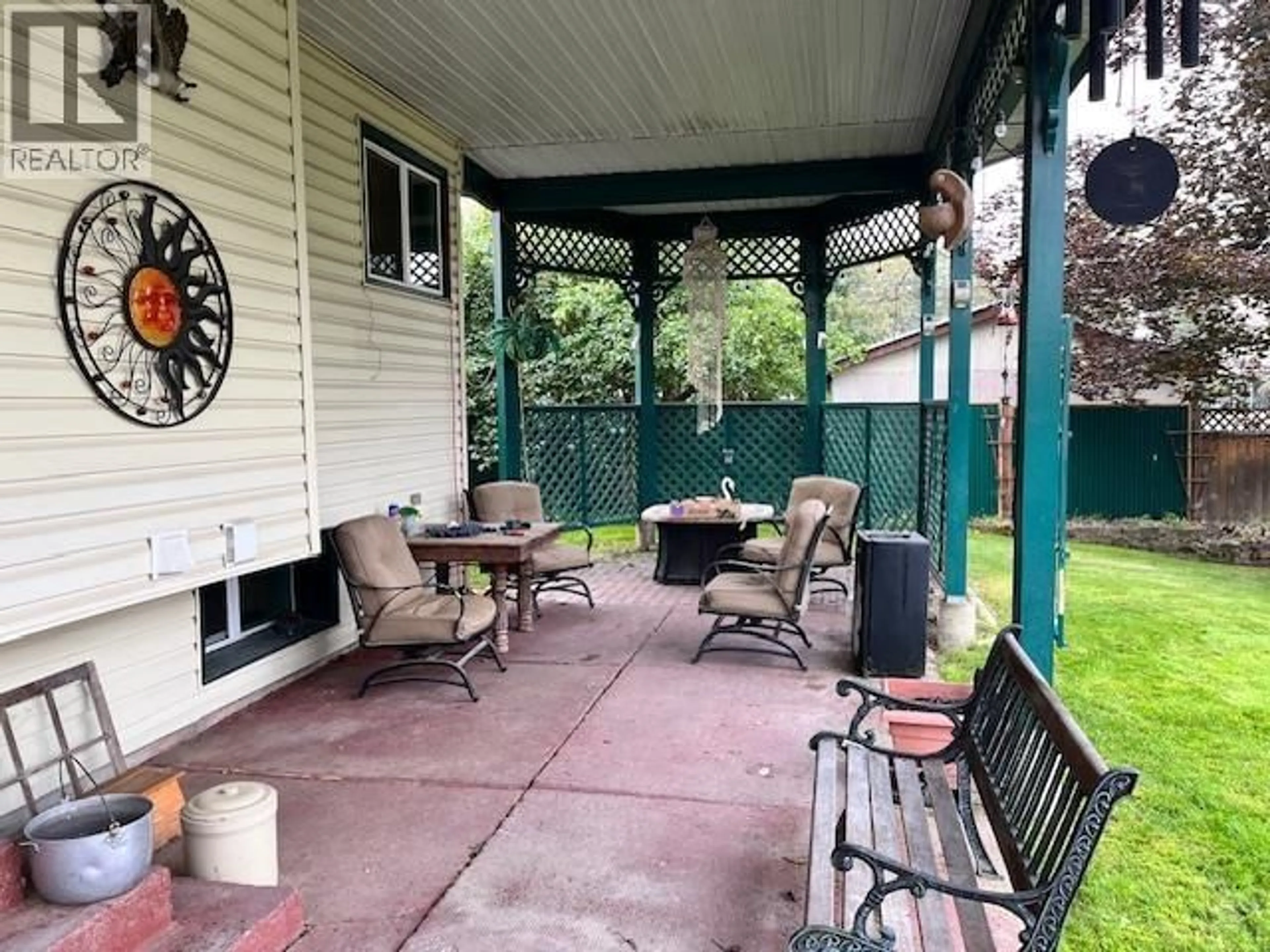 Patio, street for 379 ROLPH STREET, Quesnel British Columbia V2J1A2