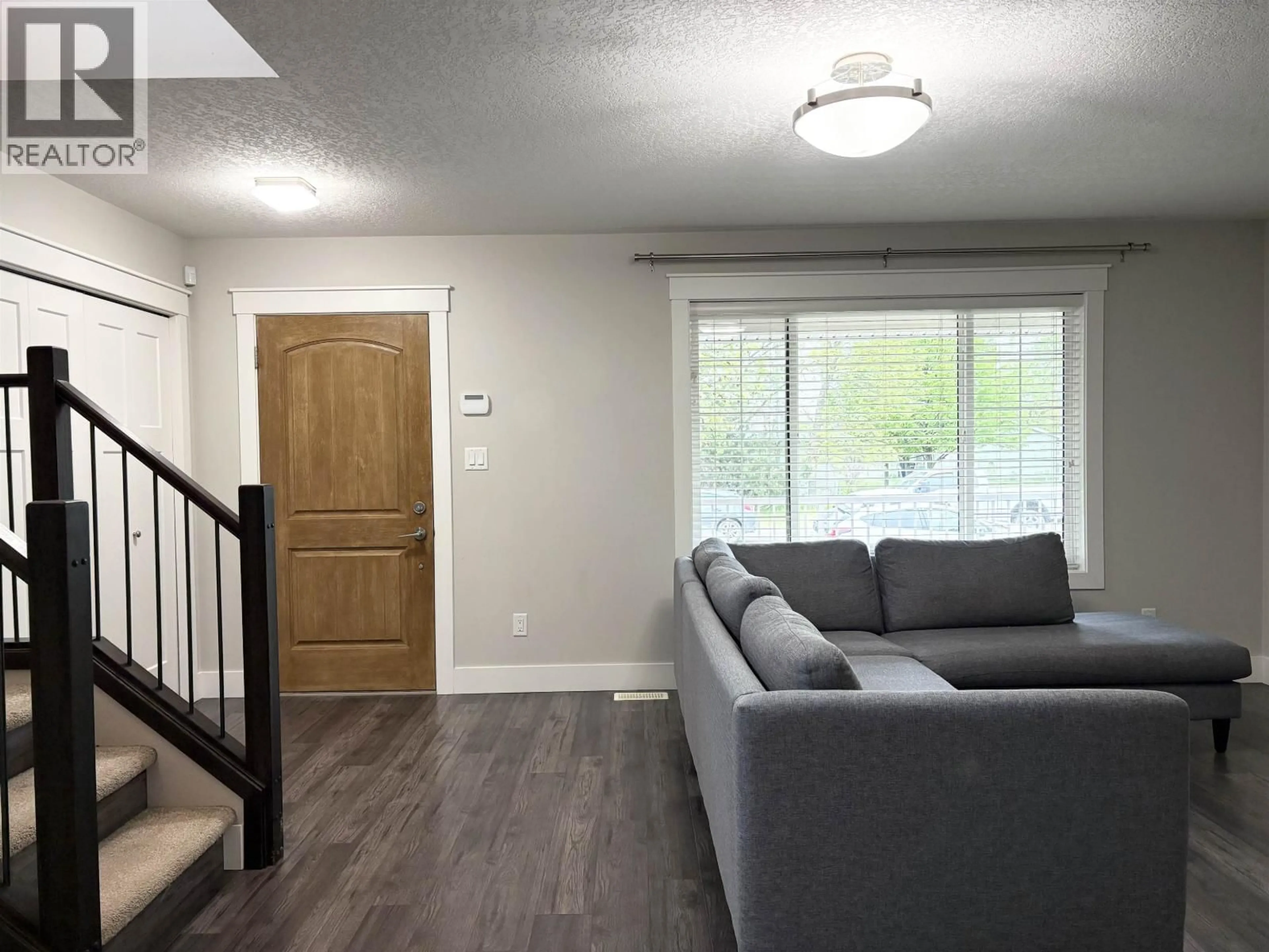 Living room with furniture, unknown for 977 ALWARD STREET, Prince George British Columbia V2M2E8