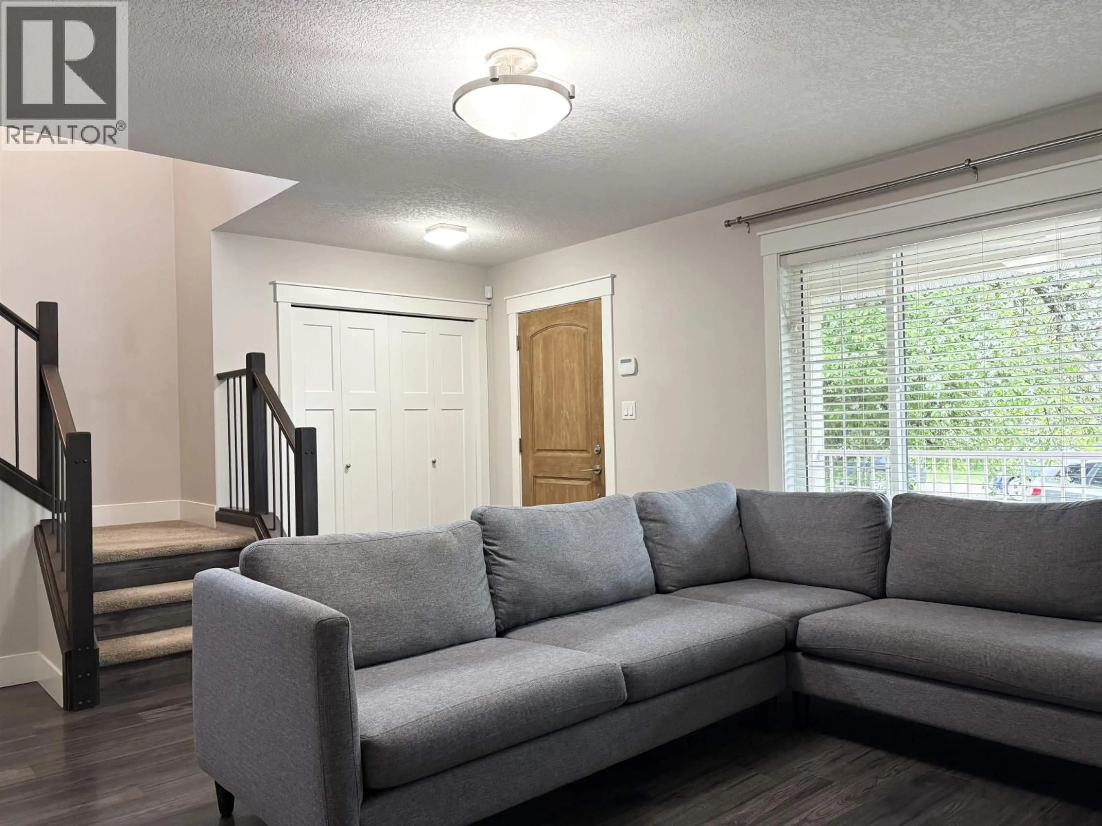 Living room with furniture, unknown for 977 ALWARD STREET, Prince George British Columbia V2M2E8
