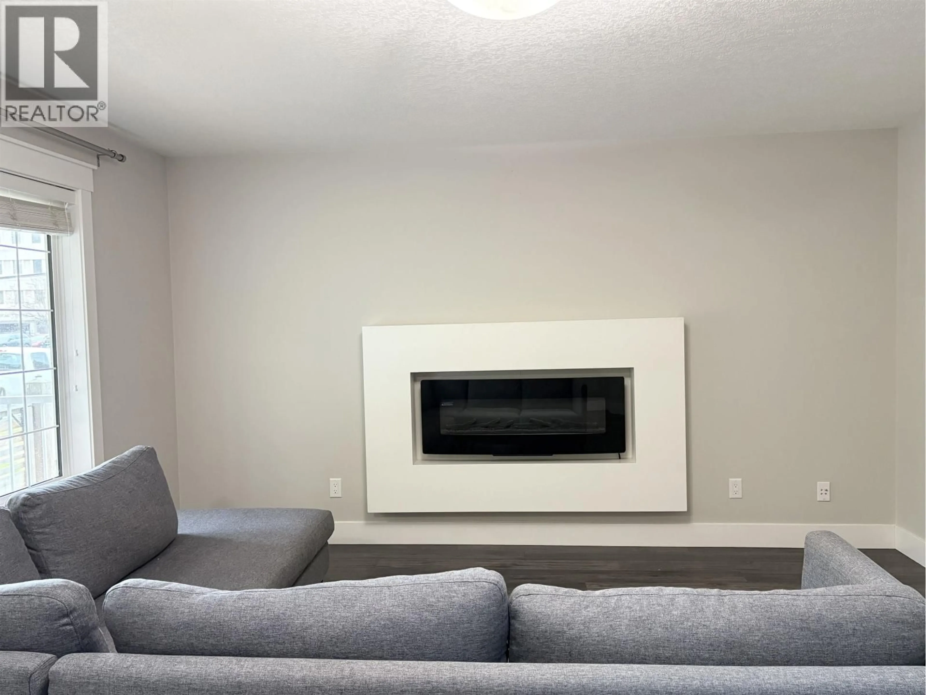 Living room with furniture, unknown for 977 ALWARD STREET, Prince George British Columbia V2M2E8