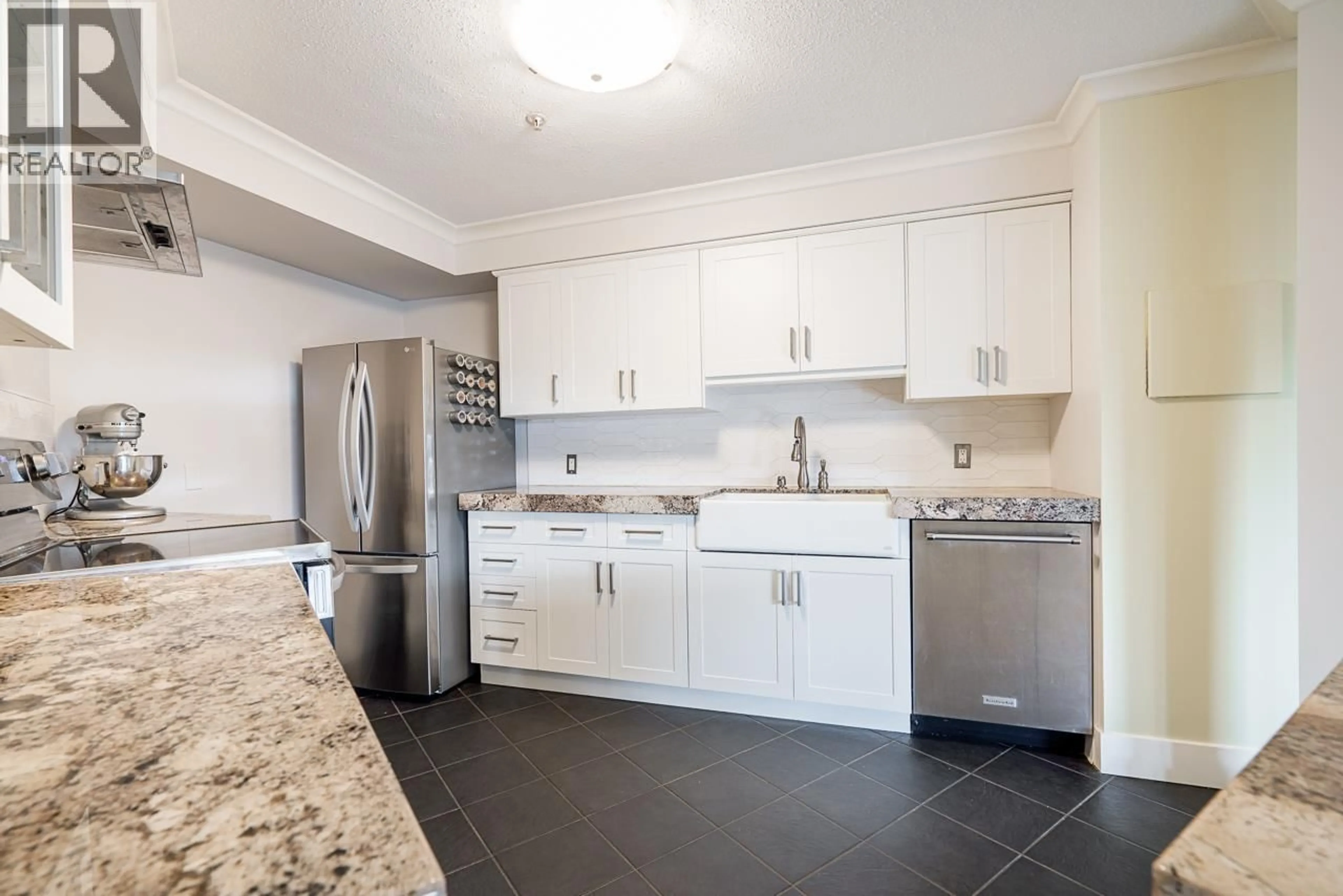 Standard kitchen, unknown for 111 - 1236 8TH AVENUE, Vancouver British Columbia V6H3Y9
