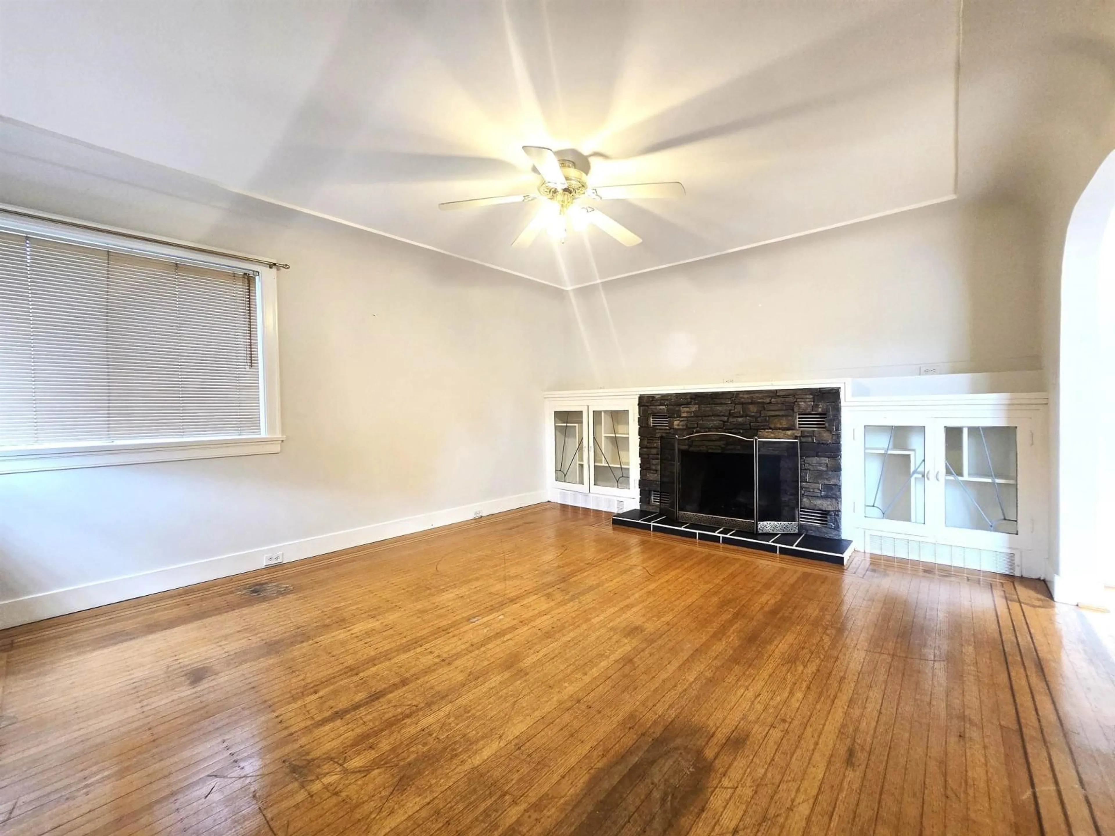 A pic of a room for 34008 OLD YALE ROAD, Abbotsford British Columbia V2S2K2