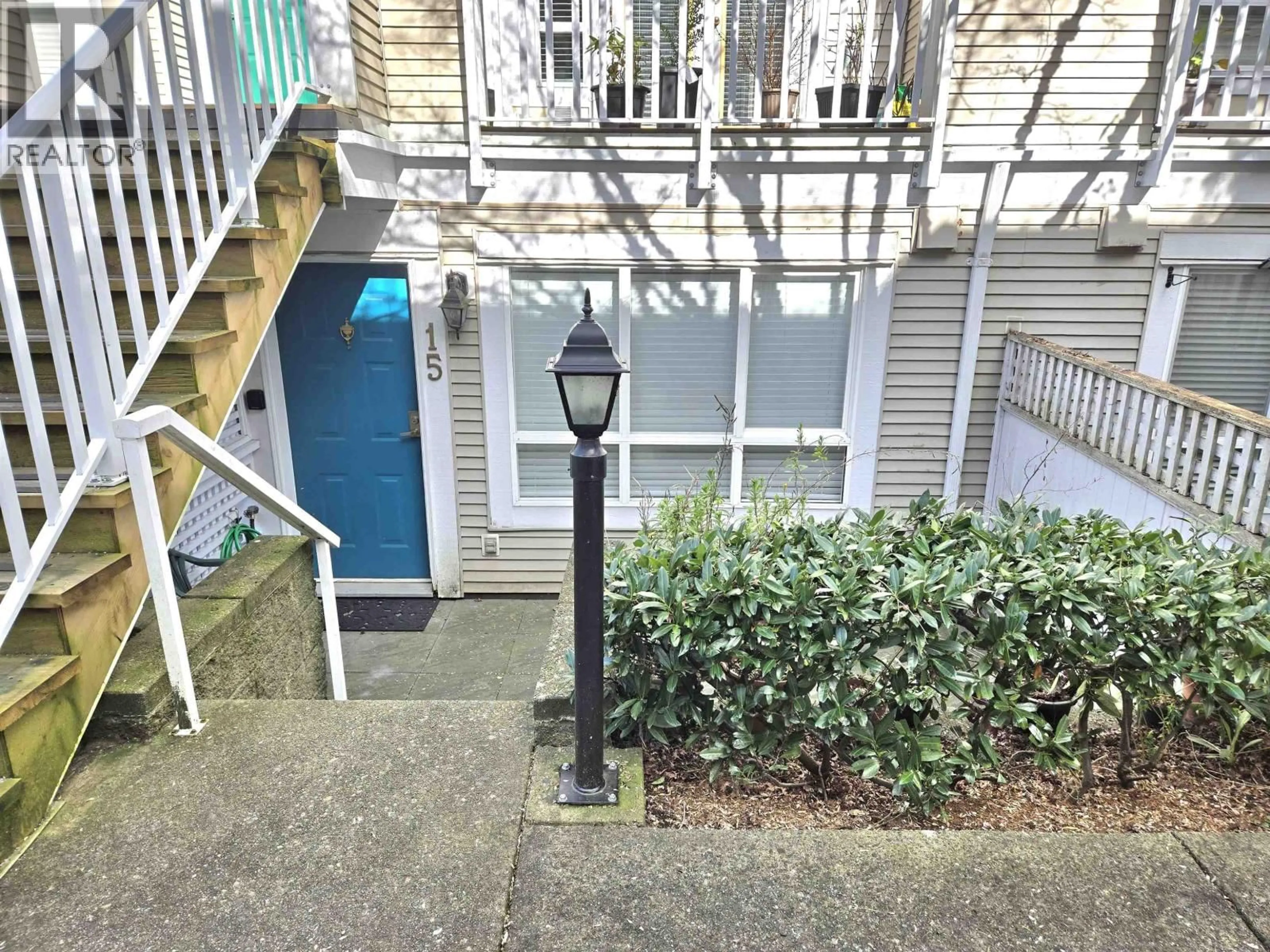 A pic from outside/outdoor area/front of a property/back of a property/a pic from drone, street for 15 - 6577 SOUTHOAKS CRESCENT, Burnaby British Columbia V5E4J9