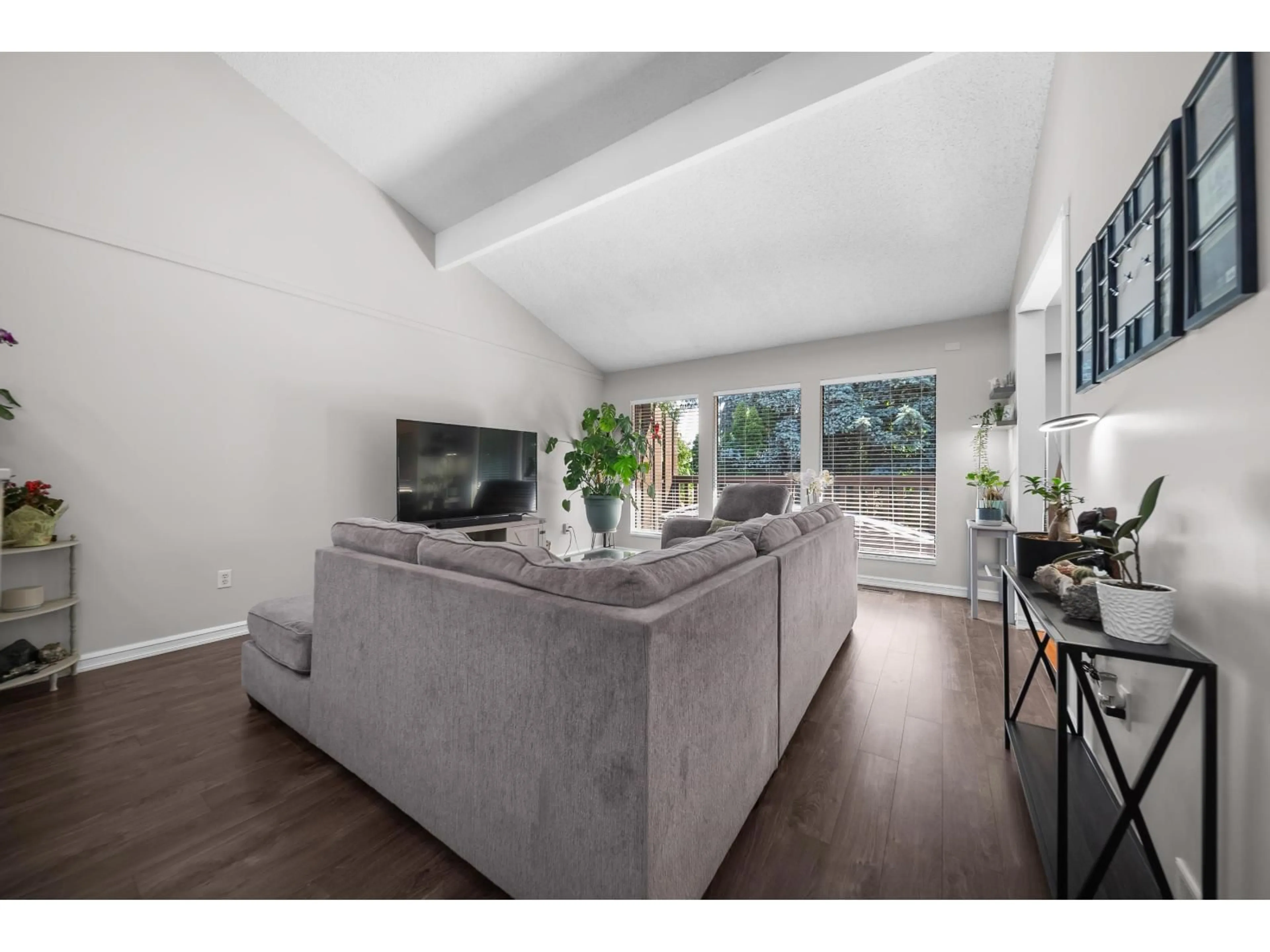Living room with furniture, unknown for 21 - 5840 VEDDER ROAD, Chilliwack British Columbia V2R3G4